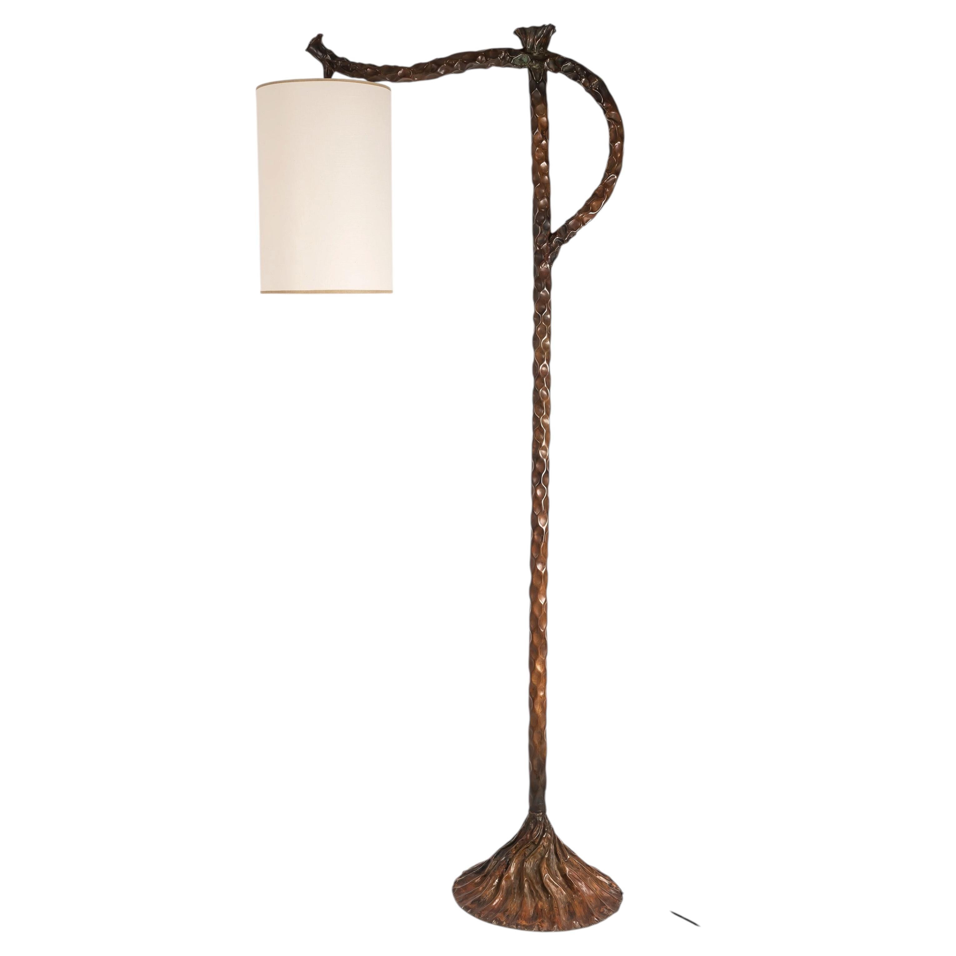 Lámpara de pie escultórica de cobre Olivier Julia, Unique, Francia en venta