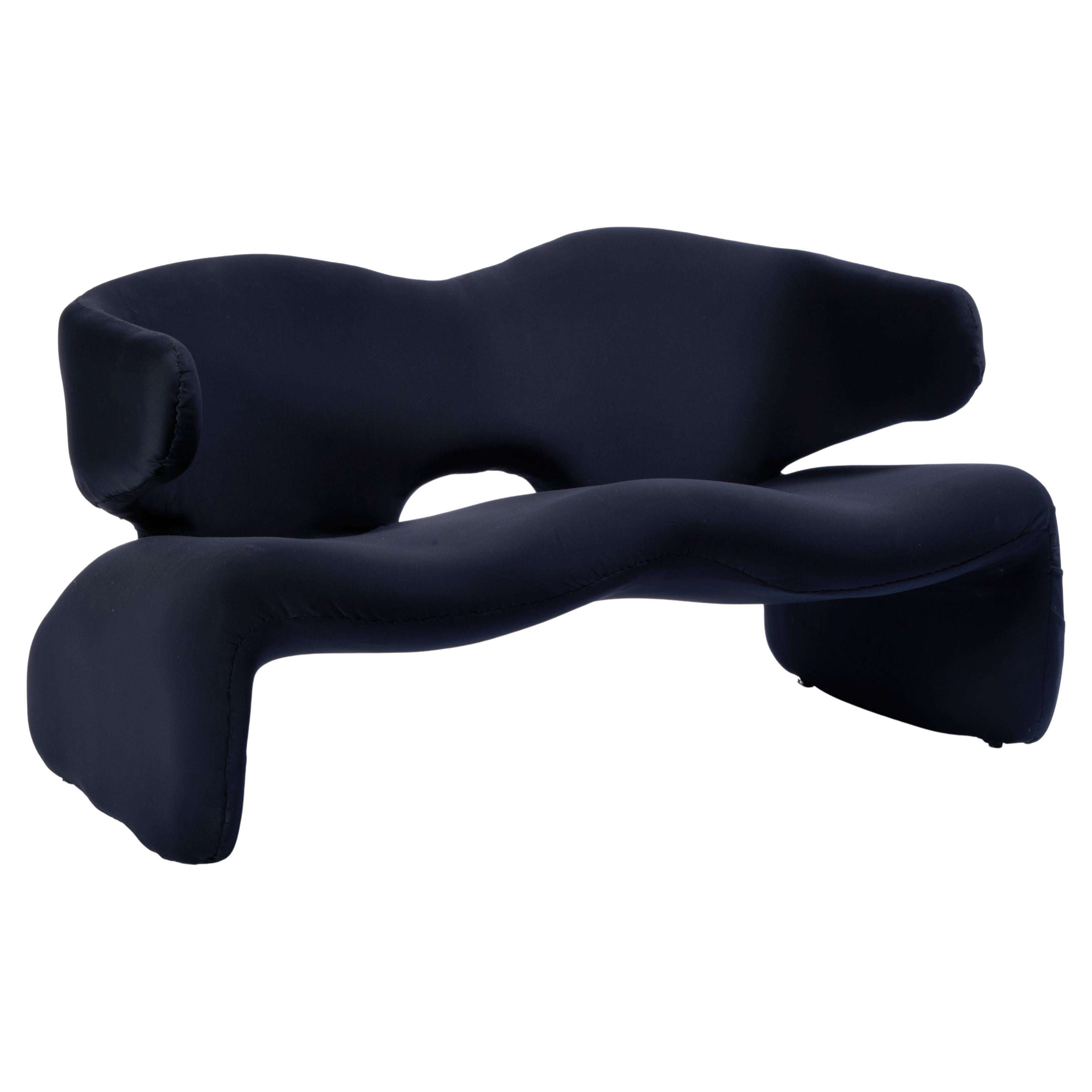 Canapé Djinn Olivier Morgue, fabriqué par Airborne International, France.

Le canapé Djinn a acquis une grande notoriété après son apparition dans le film de Stanley Kubrick de 1968, 2001 : l'Odyssée de l'espace, qui a cimenté son statut d'icône du