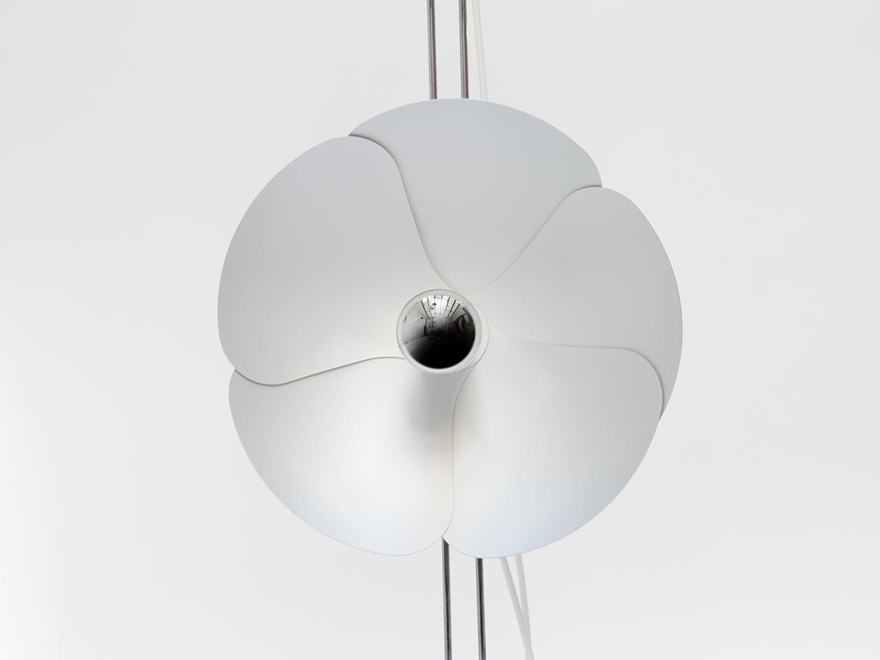 Lampada a stelo Olivier Mourgue in acciaio inossidabile spazzolato In condizioni discrete in vendita a London, GB
