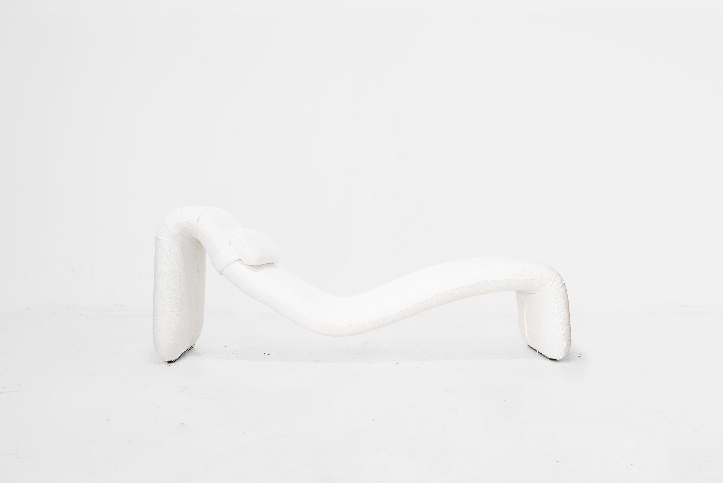 Olivier Mourgue (1939 – )

Chaise lounge model “Djinn”
Manufactured by Airborne International
France, 1960s
Metal, upholstery

Measurements
H 63 cm x W 175 cm x D 60 cm
H 24.81 in. x W 68.9 in. x D 23.63 in.

Provenance
Private