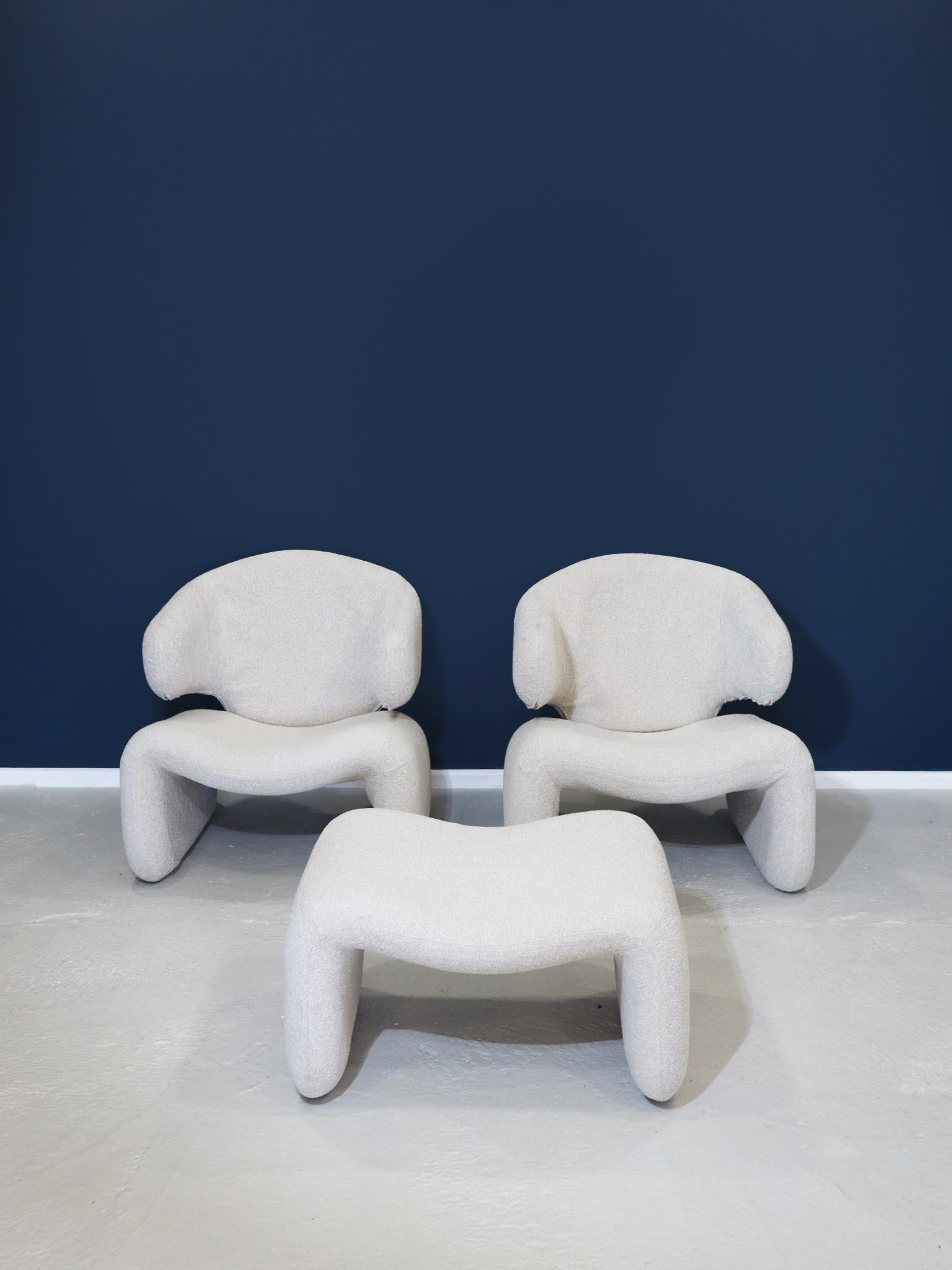 Olivier Mourgue 'Djinn' Armchair Set & Ottoman in Bouclé, 1960s For Sale 1