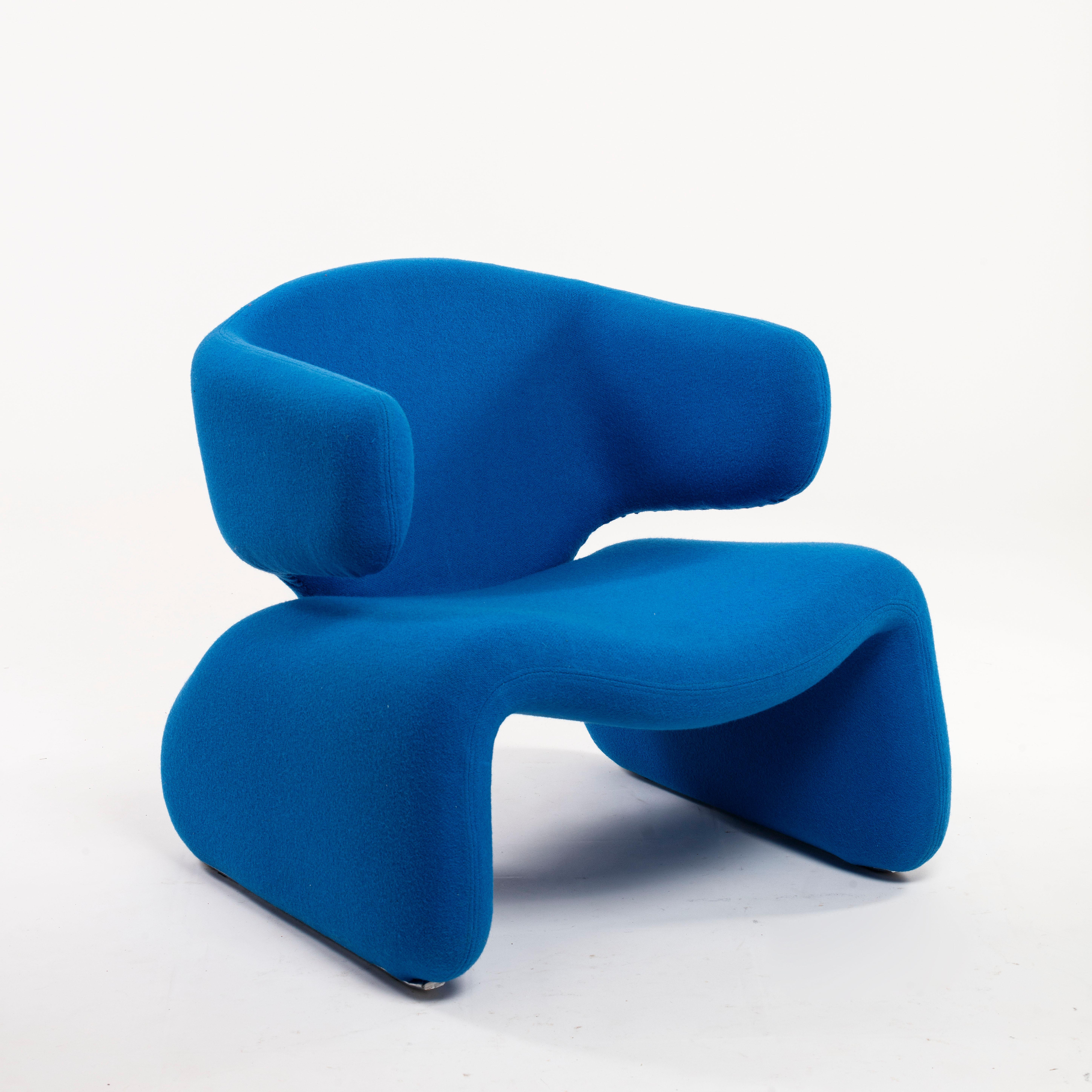 The Djinn armchair, designed by Olivier Mourgue (born 1939) for Airborne in 1964-1065, is one of those very few quintessential and emblematic early space age designs which - much like the character from the 2001 a Space Odissey movie where they were