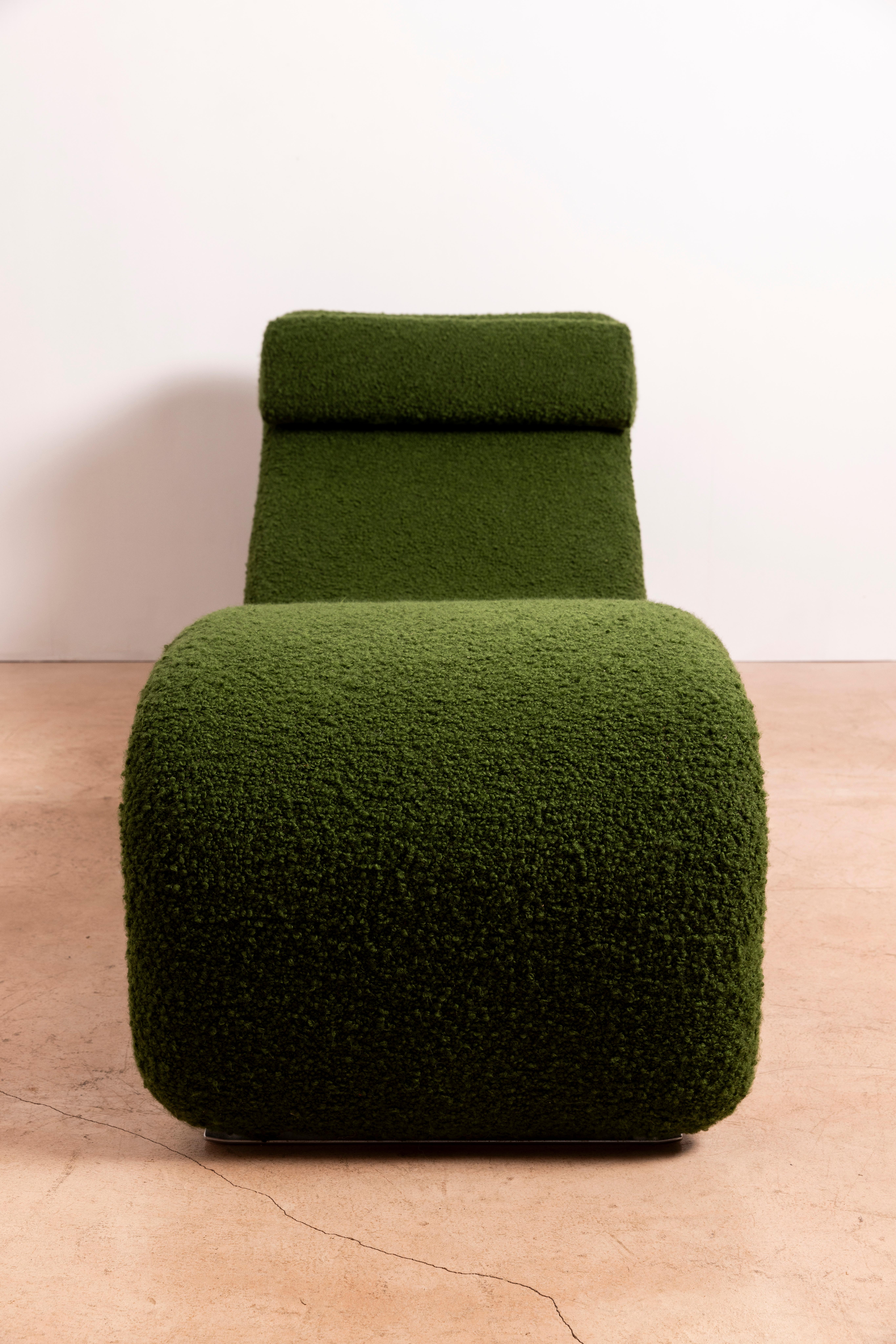 Olivier Mourgue Djinn Chaise Longue für Airborne mit Stoff von Pierre Frey (Französisch) im Angebot