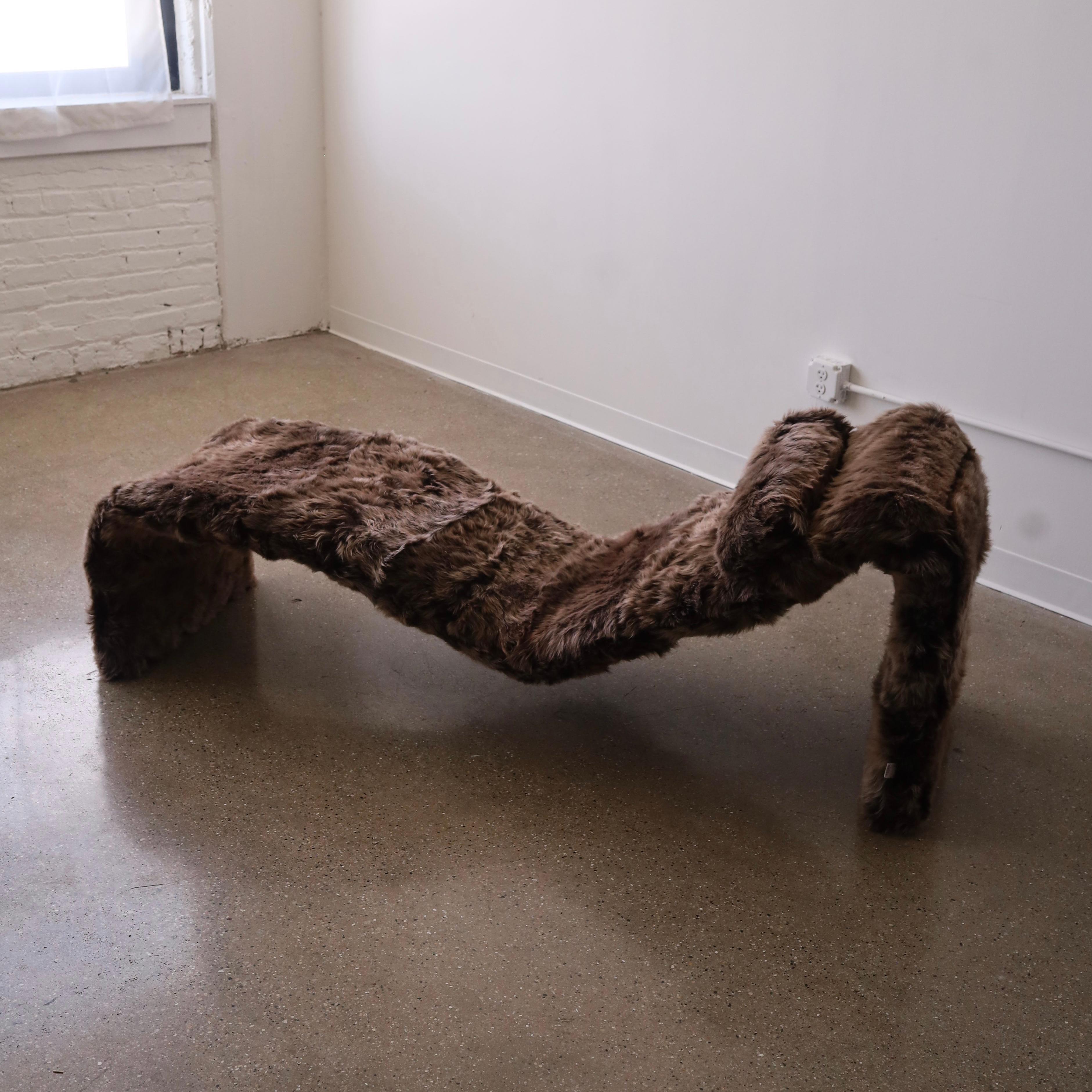 Olivier Mourgue Djinn Chaiselongue aus Toscana-Pelz im Zustand „Gut“ im Angebot in Chicago, IL