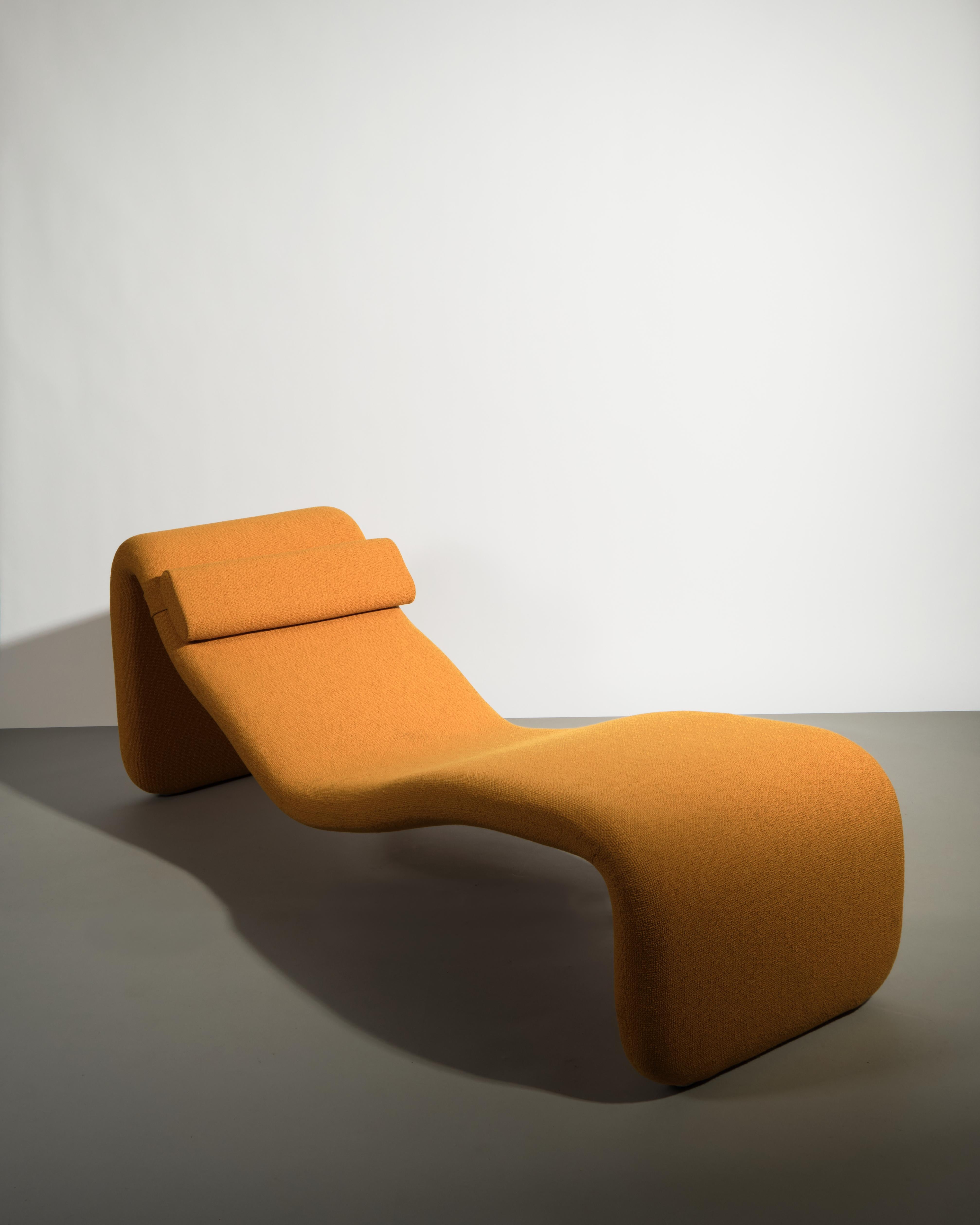 Mid-Century Modern Chaise longue Djinn d'Olivier Mourgue retapissée en laine britannique en vente