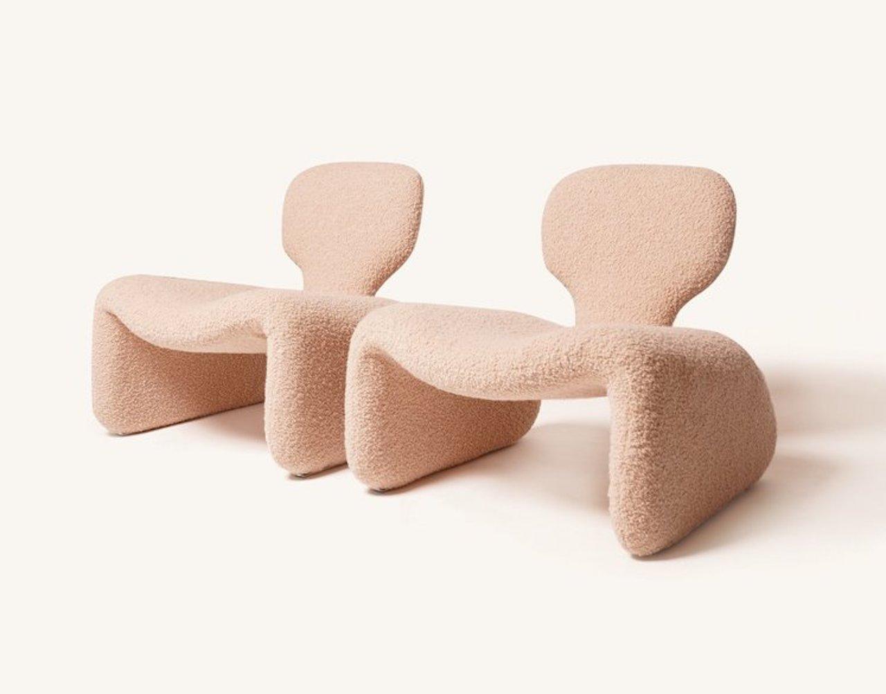 These Olivier Mourgue “Djinn” lounge chairs were true innovations in furniture design. Inspired by functionality and Islamic mythologic design which featured curvy shapes, Morgue’s “Djinn” chairs were simplistic yet futuristic in design. These
