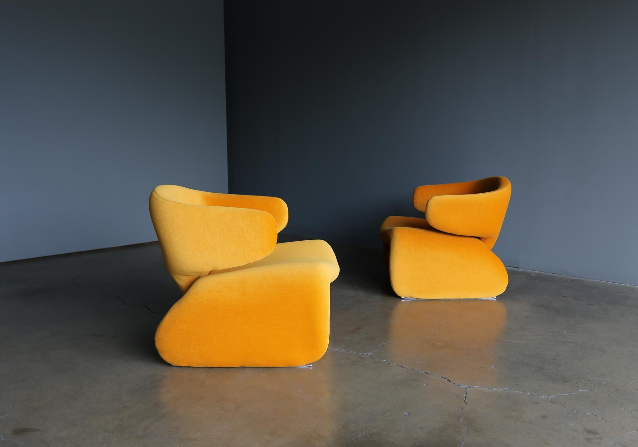 Olivier Mourgue “Djinn” lounge chairs for Airborne, Circa 1964. This pair has been expertly restored in Kvadrat fabric.