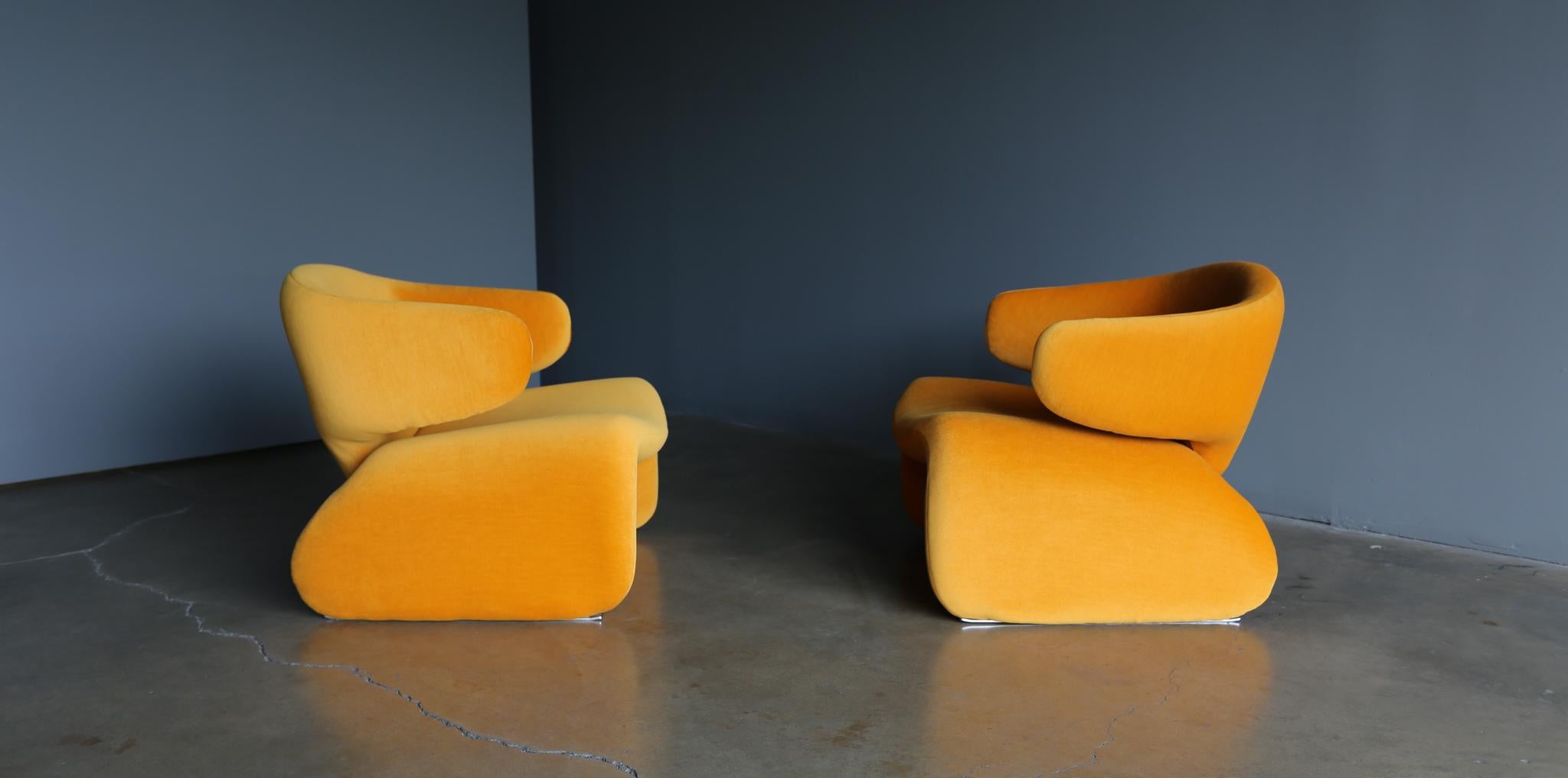 Olivier Mourgue “Djinn” Lounge Chairs for Airborne, circa 1964 In Good Condition In San Juan Capistrano, CA