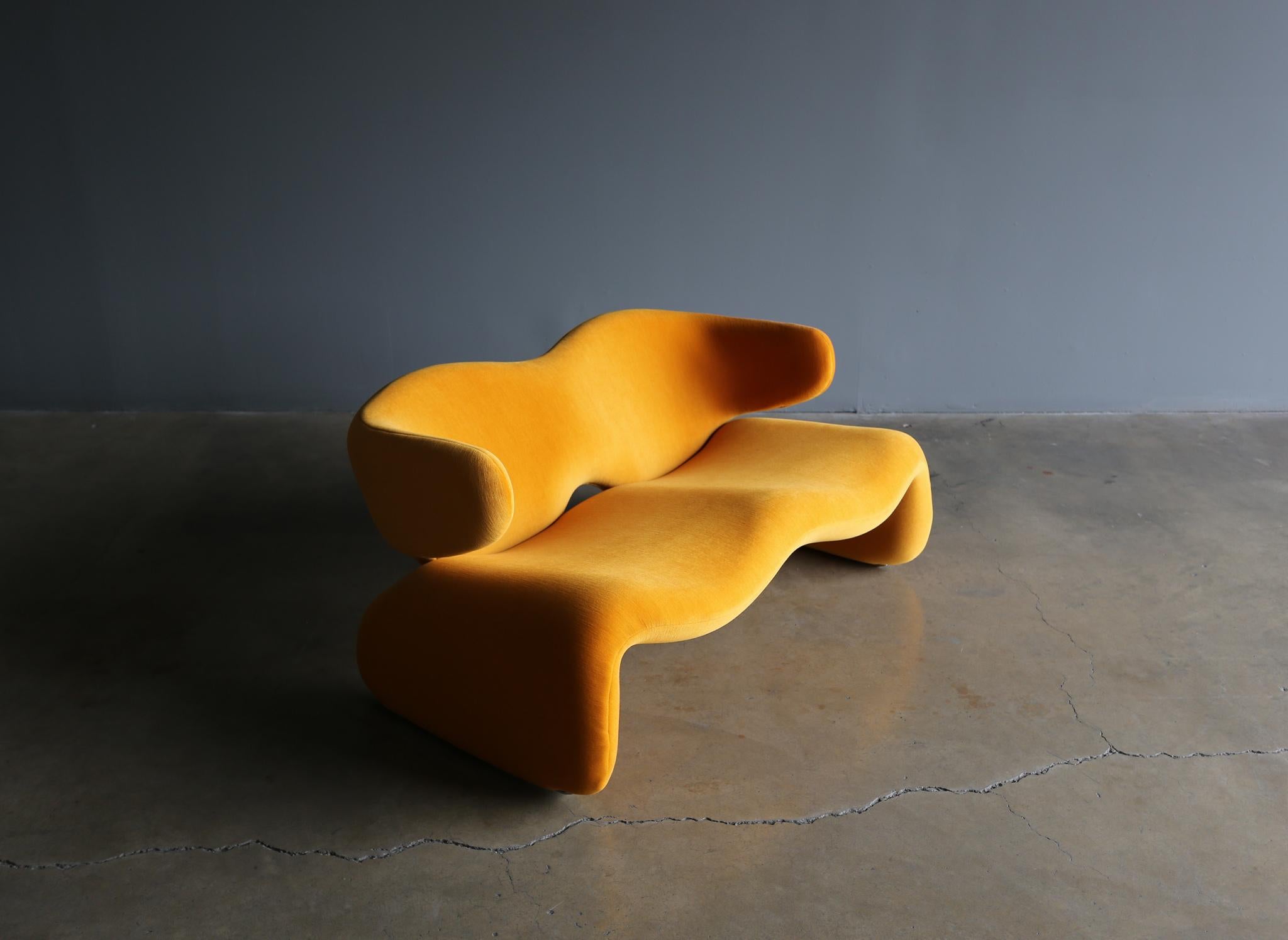 Olivier Mourgue “Djinn” Settee for Airborne, Circa 1964 In Good Condition In Costa Mesa, CA