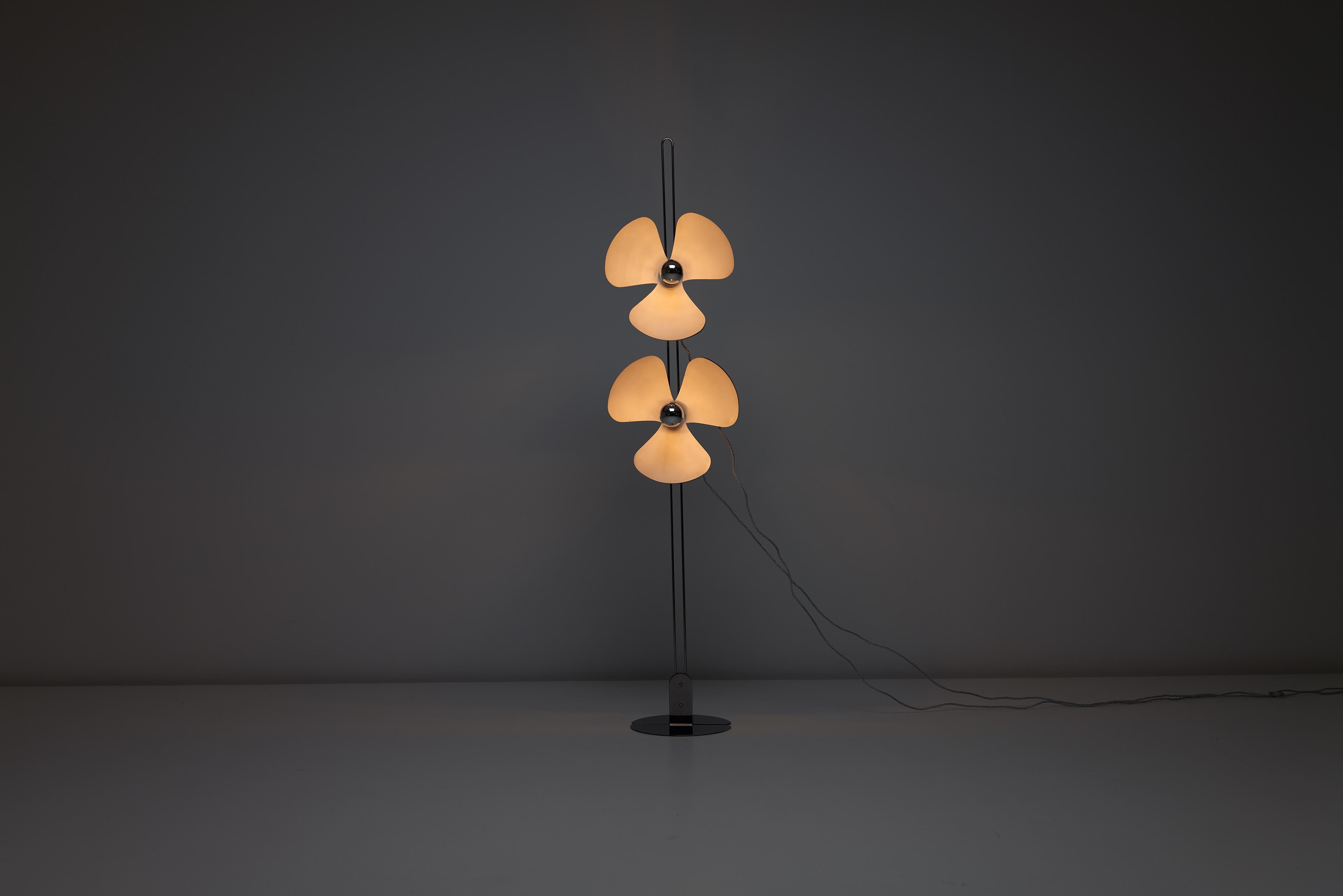 Lampe à fleurs Olivier Mourgue pour Disderot modèle 2093-150, 1ère édition Bon état - En vente à Uxbridge, GB