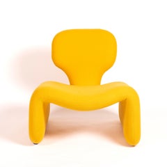 Chaise Djinn icône d'Olivier Mourgue, « Airborne » 1963, retapissée en Kvadrat jaune