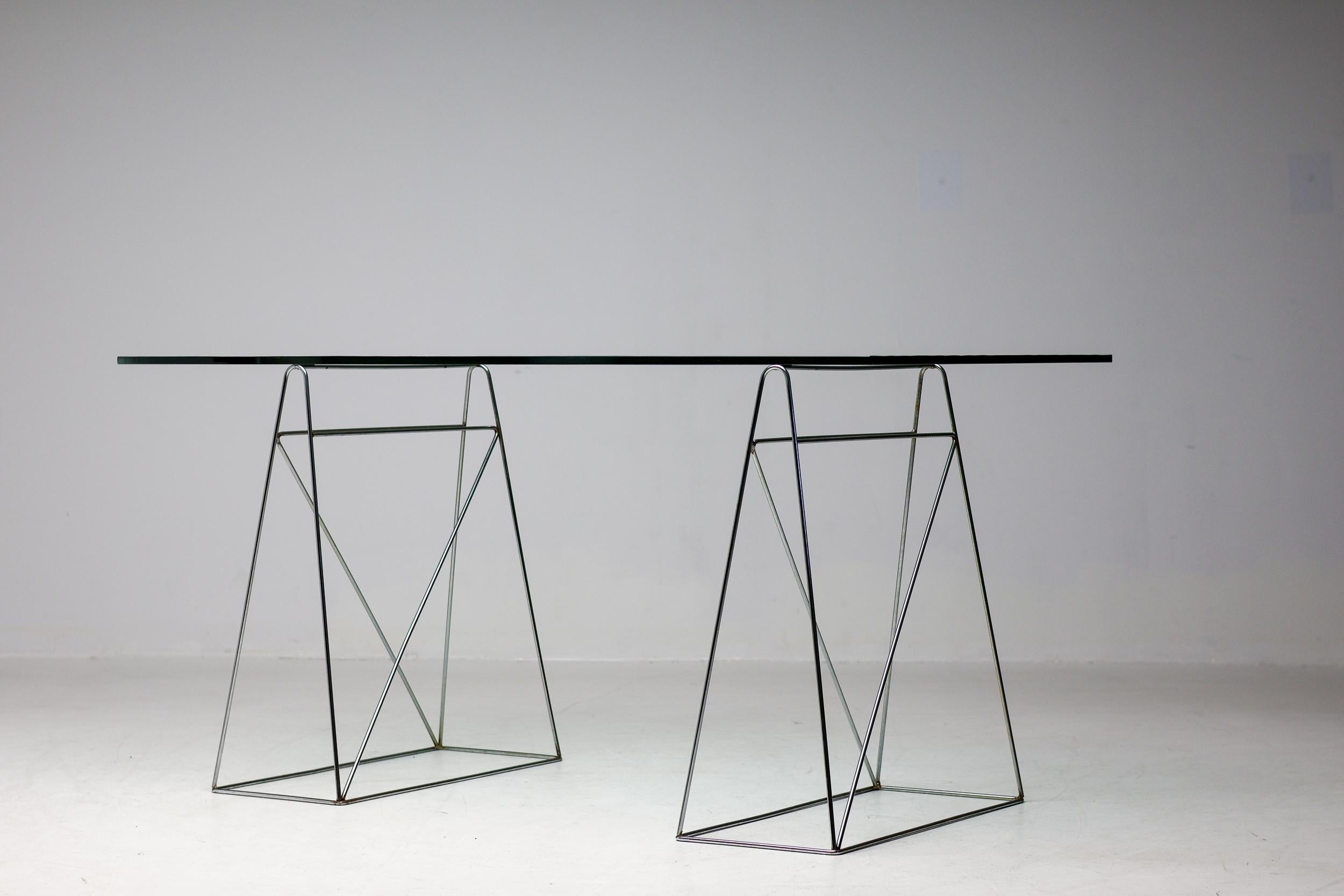 Minimalistischer Schreibtisch aus strukturiertem Kristallglas von Olivier Mourgue im Angebot 2