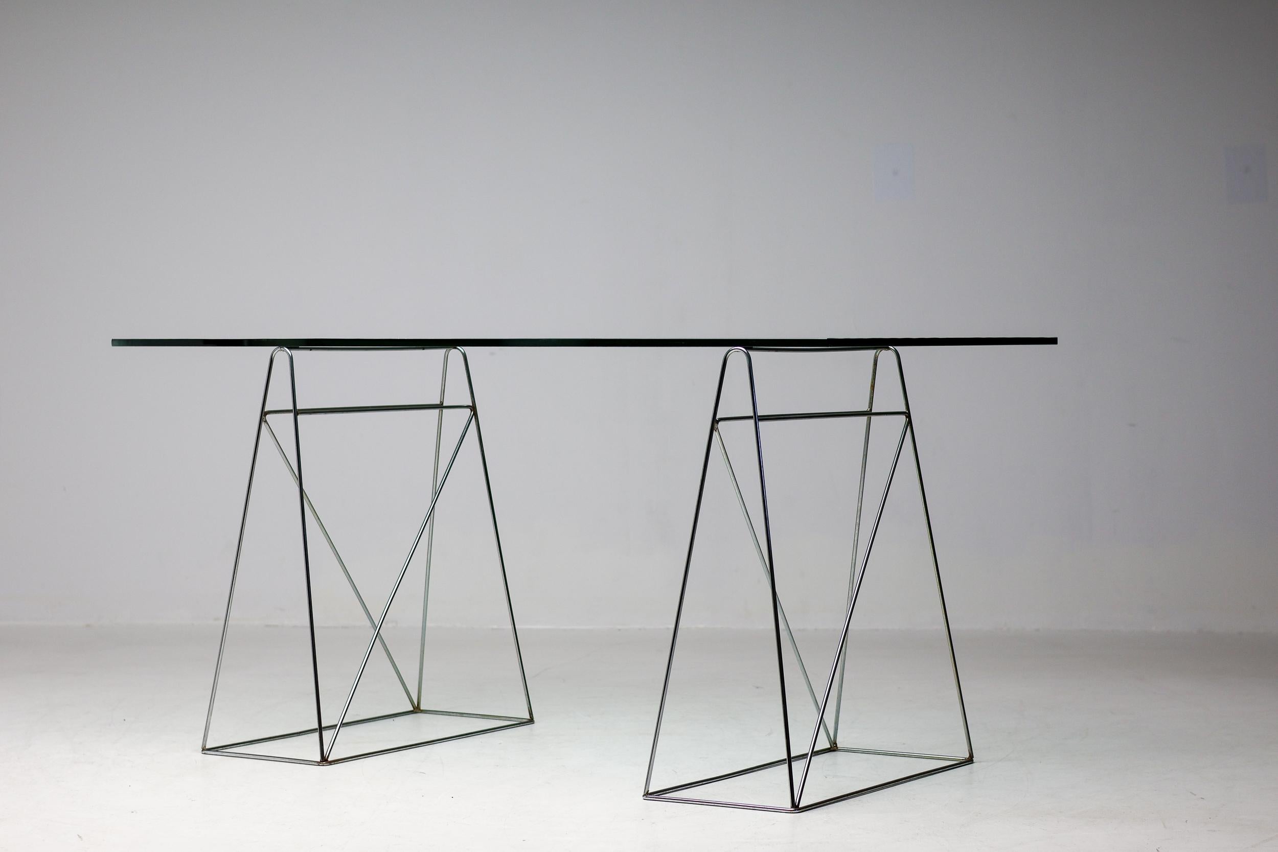 Olivier Mourgue Schreibtisch aus strukturiertem Kristallglas (Stahl) im Angebot