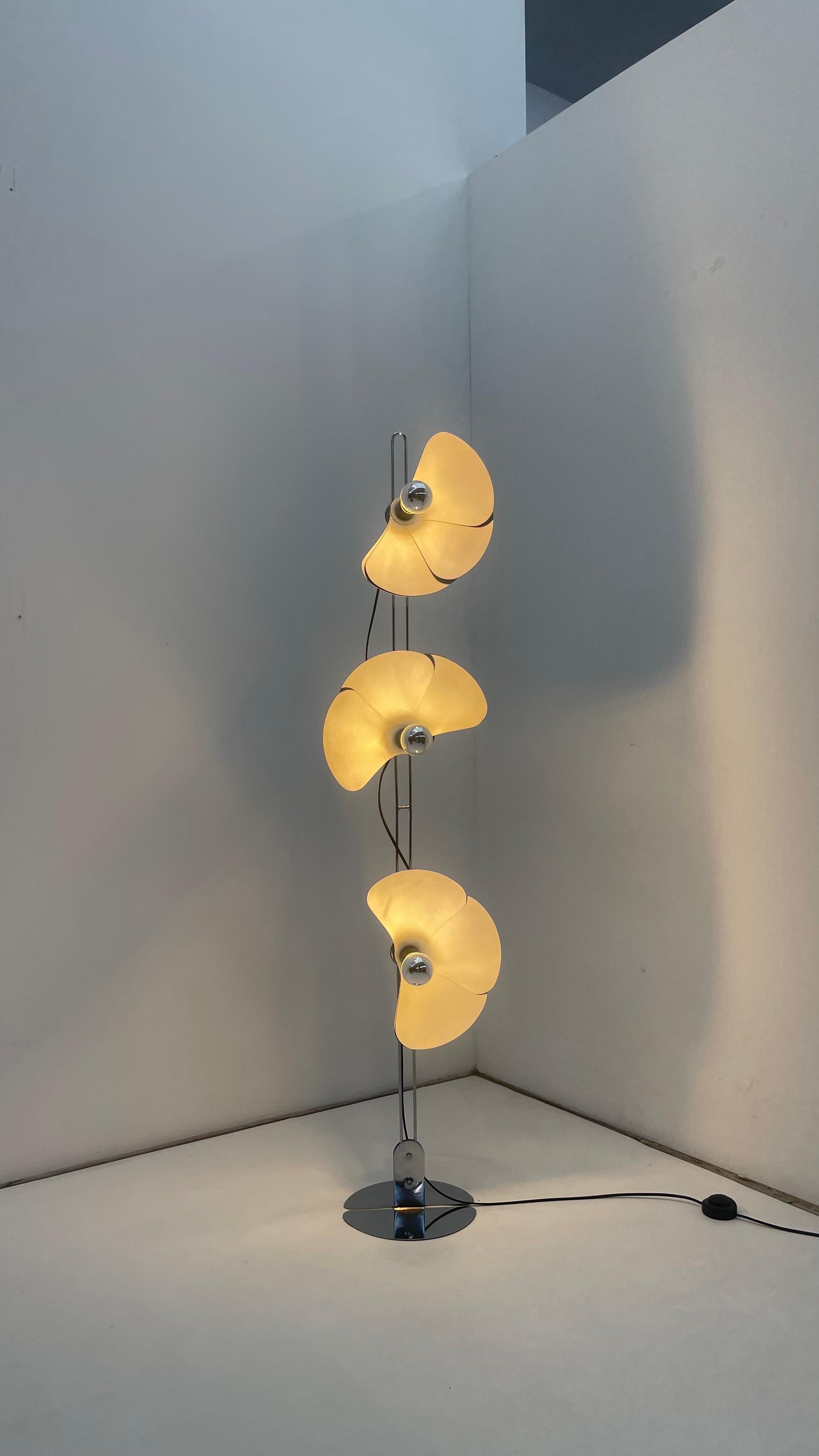 Lampada a triplo fiore di Olivier Mourgue per Disderot in vendita 5