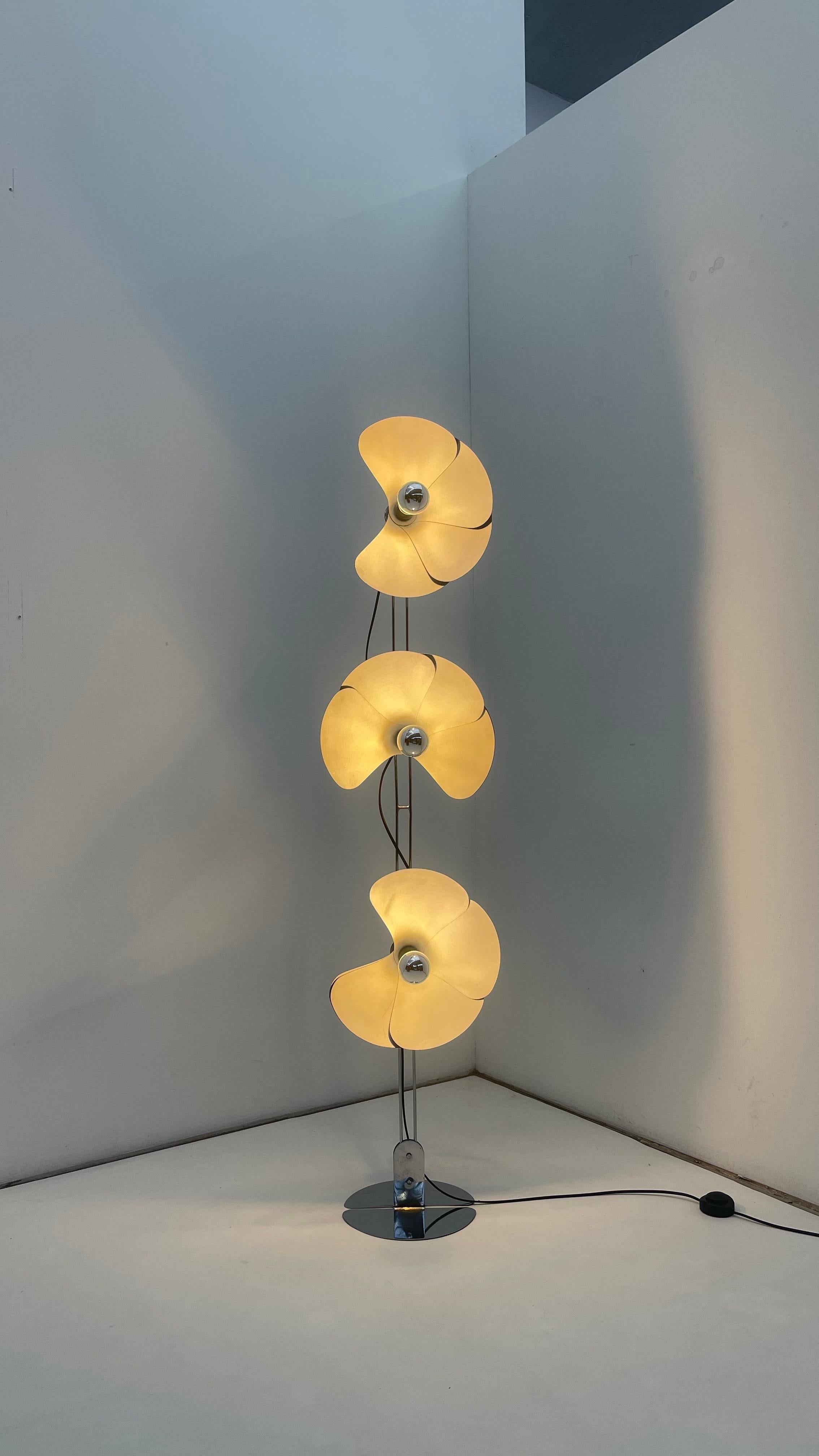 Lampada a triplo fiore di Olivier Mourgue per Disderot in vendita 7