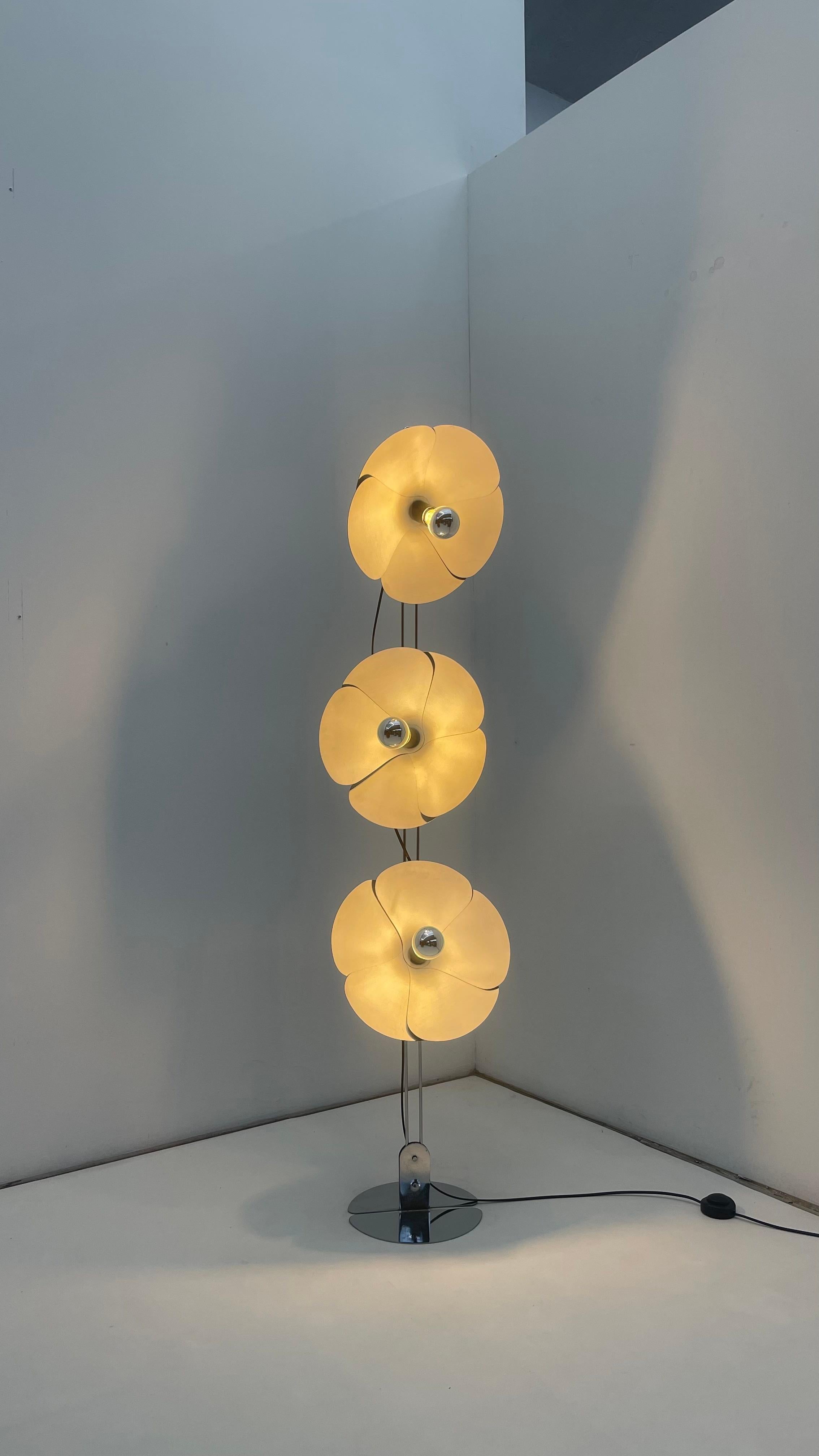 Lampada a triplo fiore di Olivier Mourgue per Disderot in vendita 8