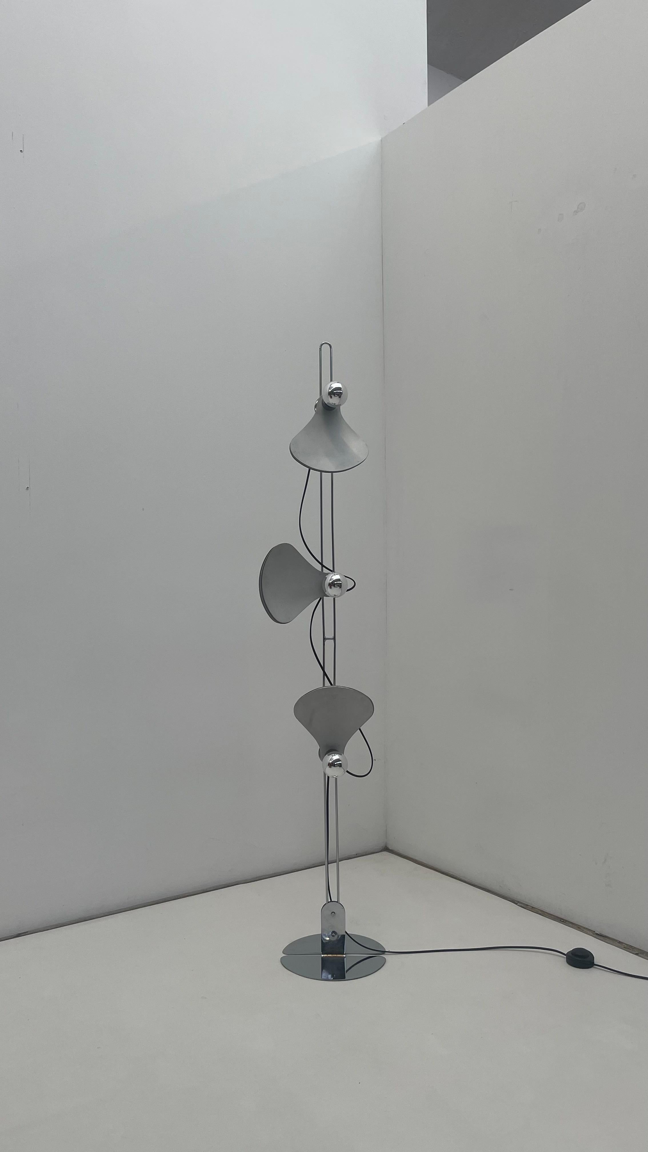 Alluminio Lampada a triplo fiore di Olivier Mourgue per Disderot in vendita