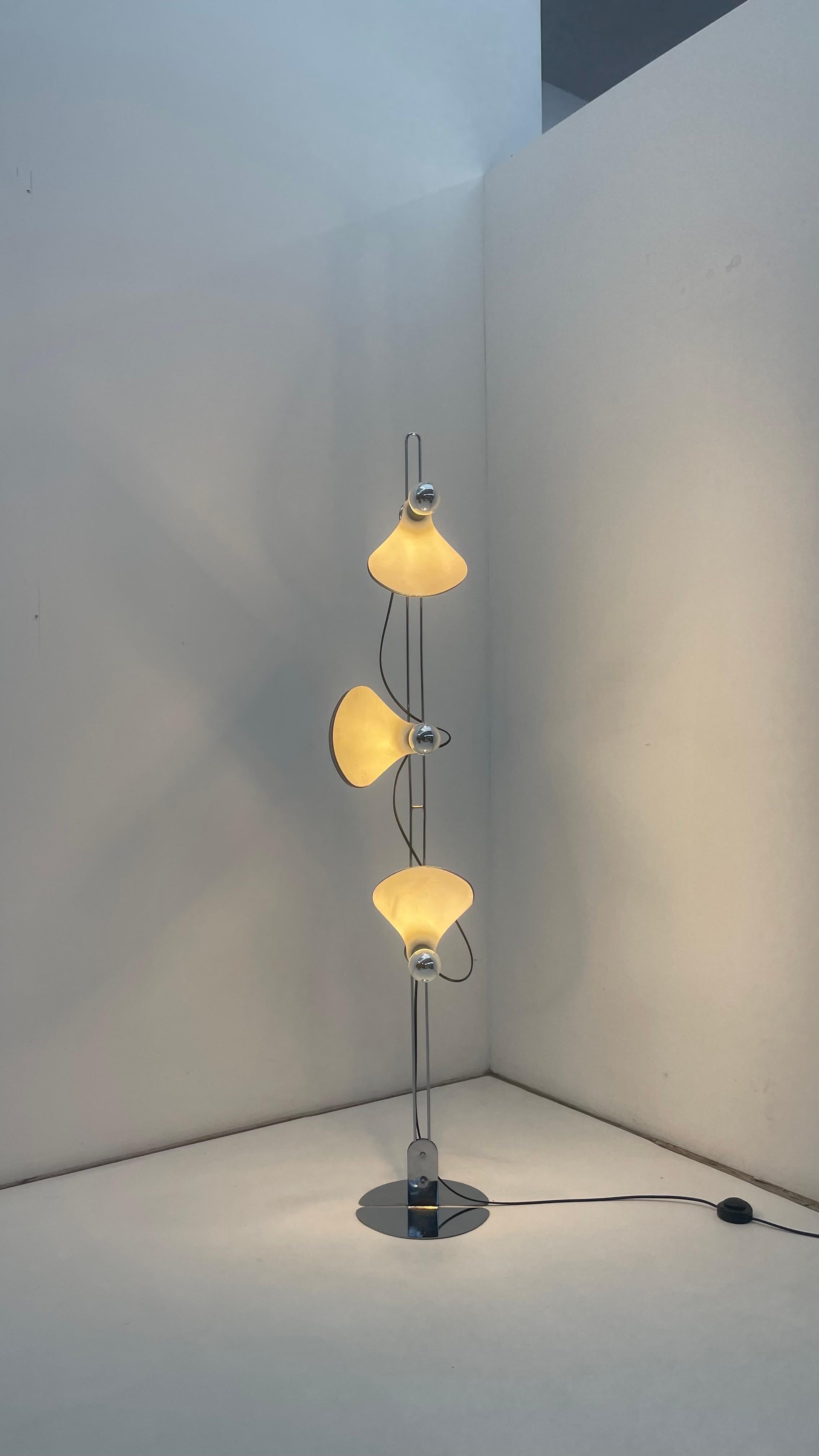 Lampada a triplo fiore di Olivier Mourgue per Disderot in vendita 1