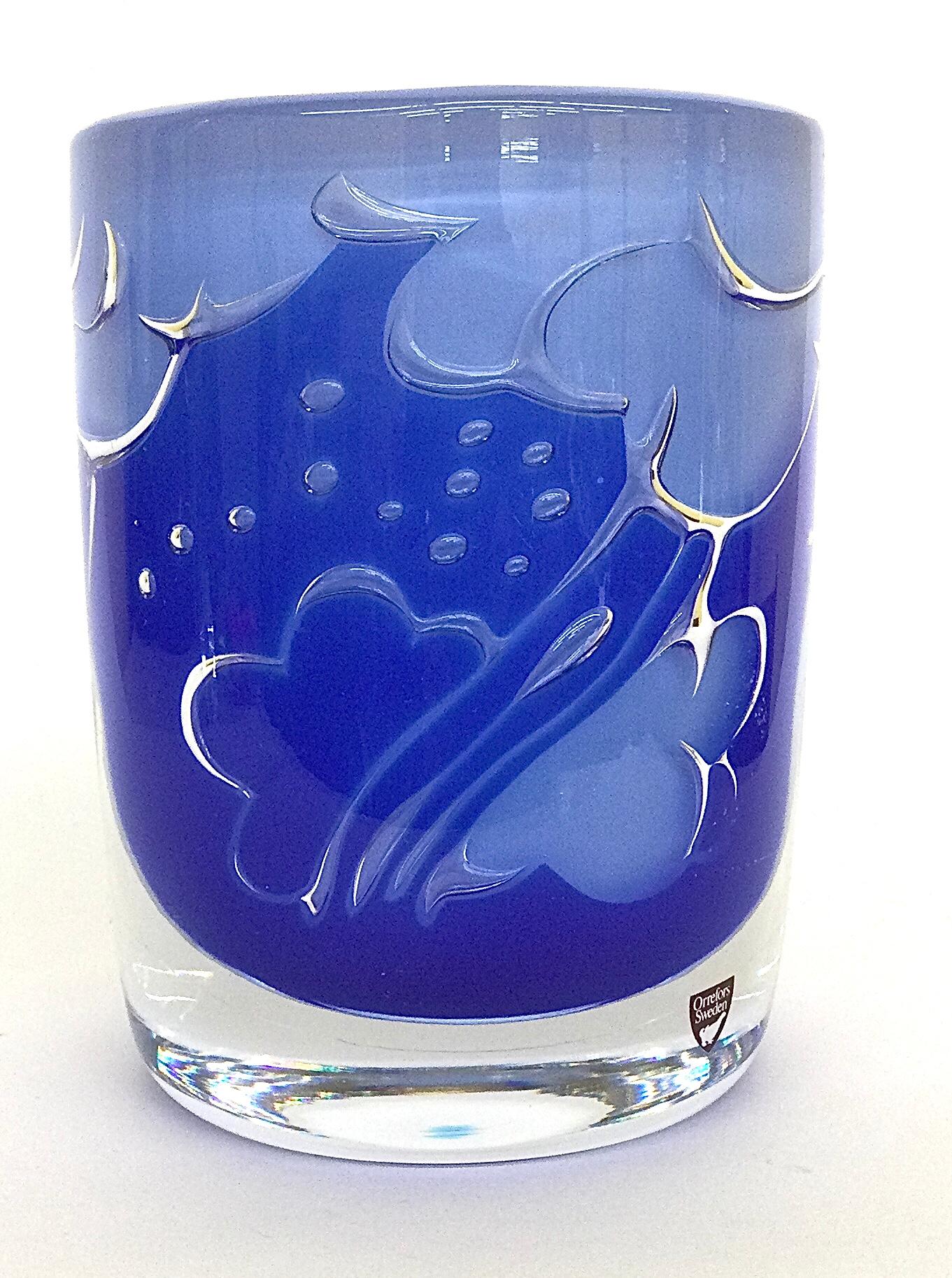 Vase Cloud Ariel d'Olle Alberius pour Orrefors aux couleurs bleu vif Bon état - En vente à Ann Arbor, MI
