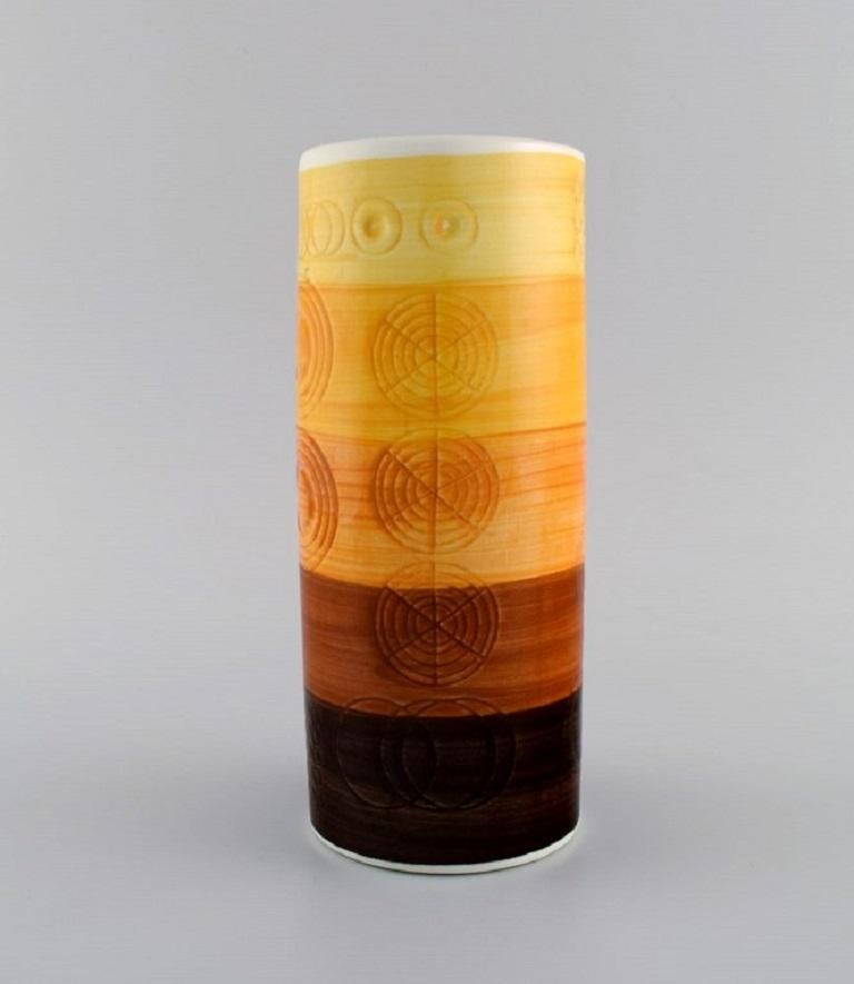 Scandinavo moderno Olle Alberius per Rörstrand, Vaso Sarek cilindrico in ceramica dipinta a mano in vendita
