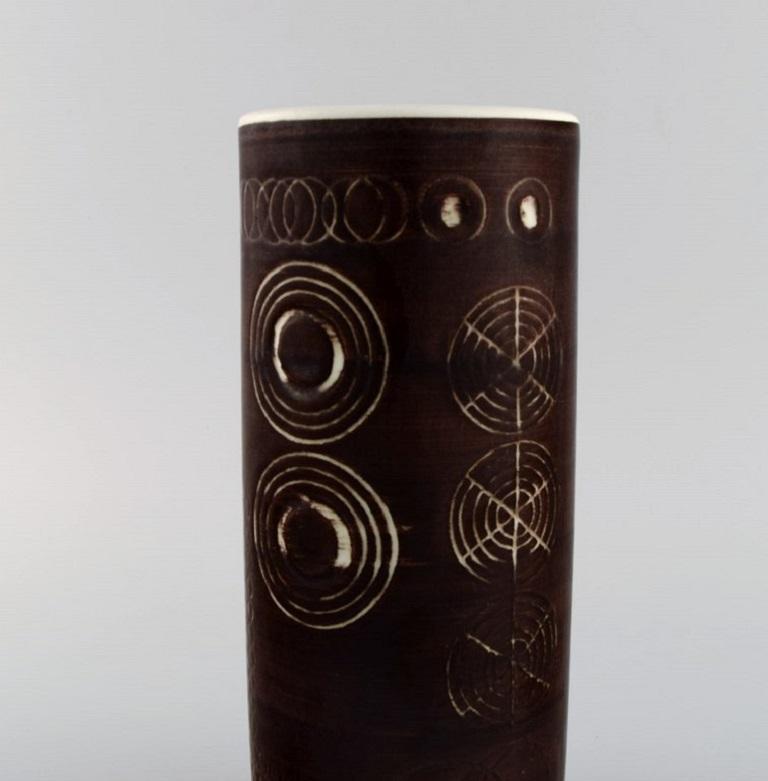 Swedish Olle Alberius for Rörstrand. Cylindrical Sarek vase in hand-painted ceramics. For Sale