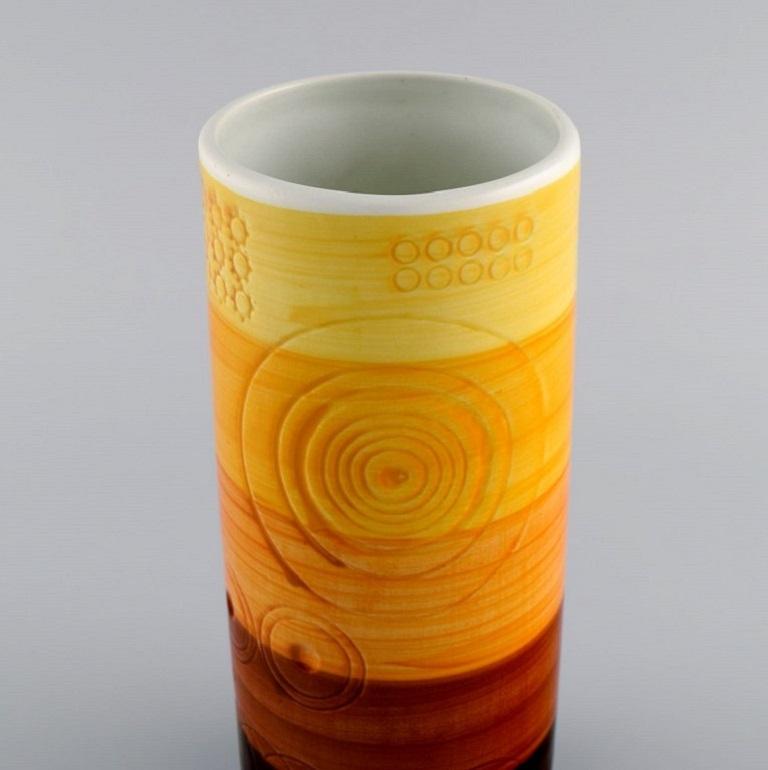 Svedese Olle Alberius per Rörstrand, Vaso Sarek cilindrico in ceramica dipinta a mano in vendita