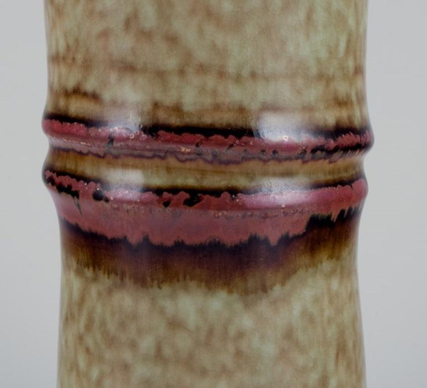 Olle Alberius für Rörstrand. Große Keramikvase in Braun- und Grüntönen (Glasiert) im Angebot