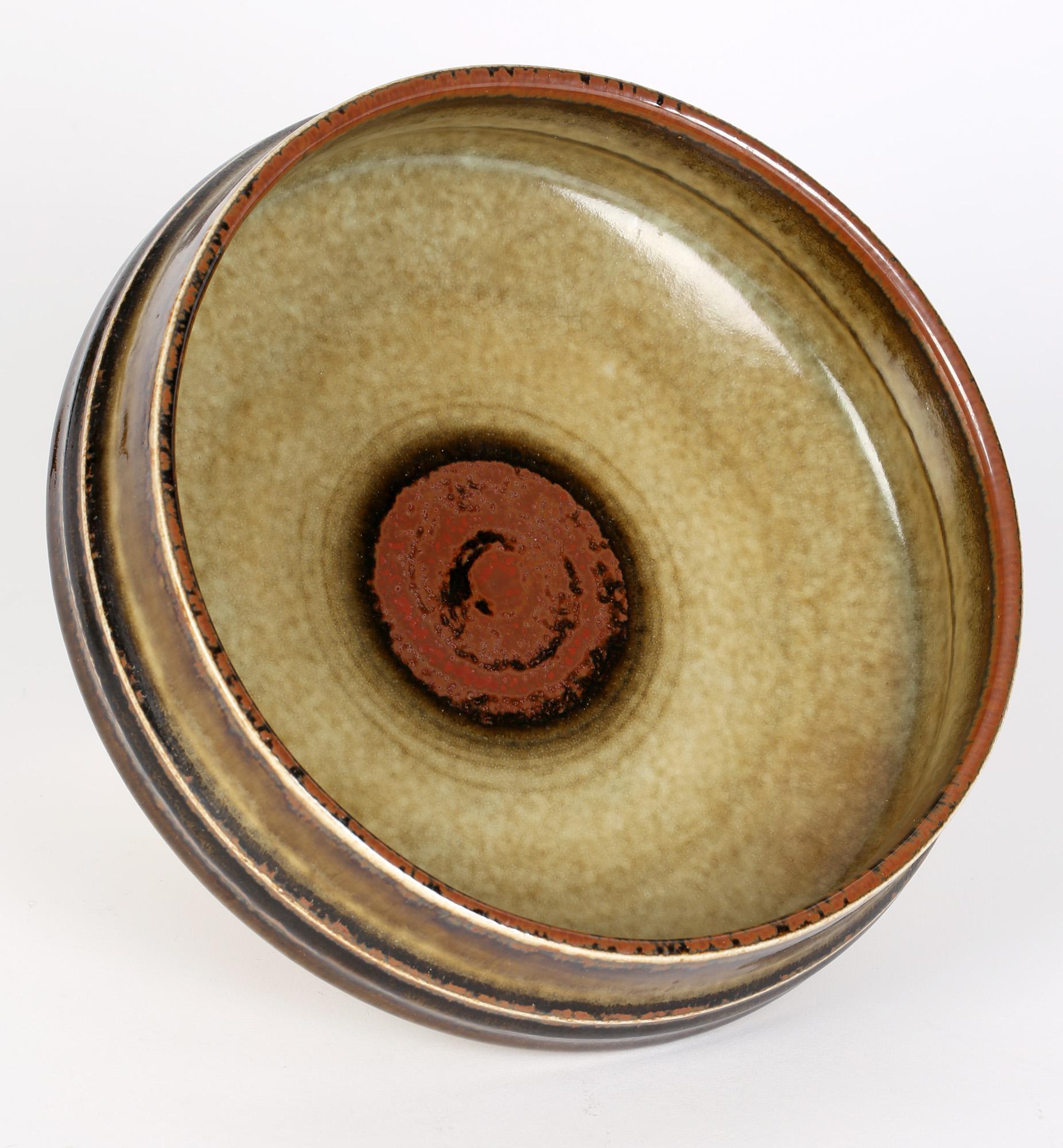 Bol en poterie d'atelier du milieu du siècle Olle Alberius pour Rorstrand en vente 1