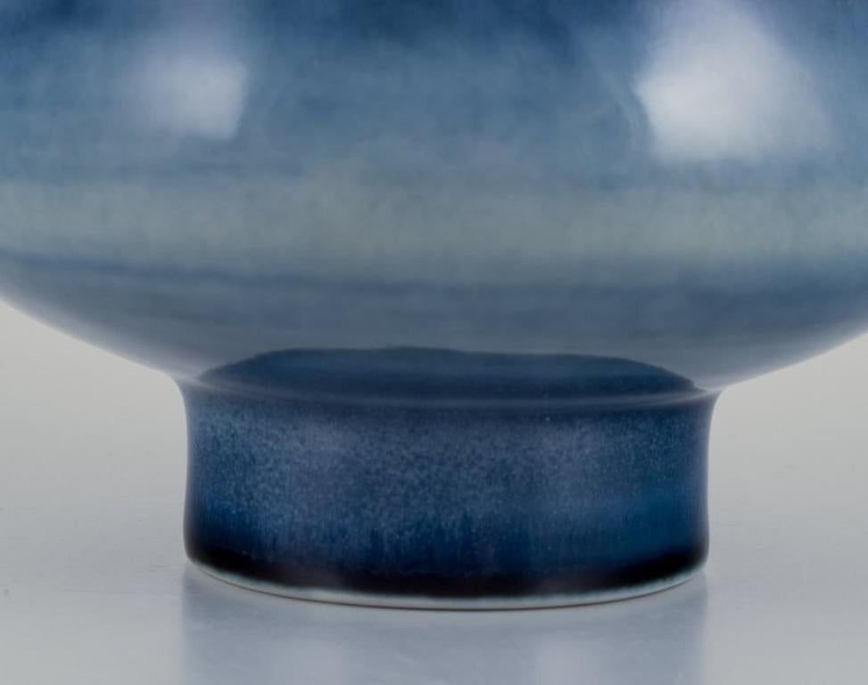 Olle Alberius for Rörstrand, Sweden. Ceramic vase with blue-toned glaze In Excellent Condition For Sale In Copenhagen, DK