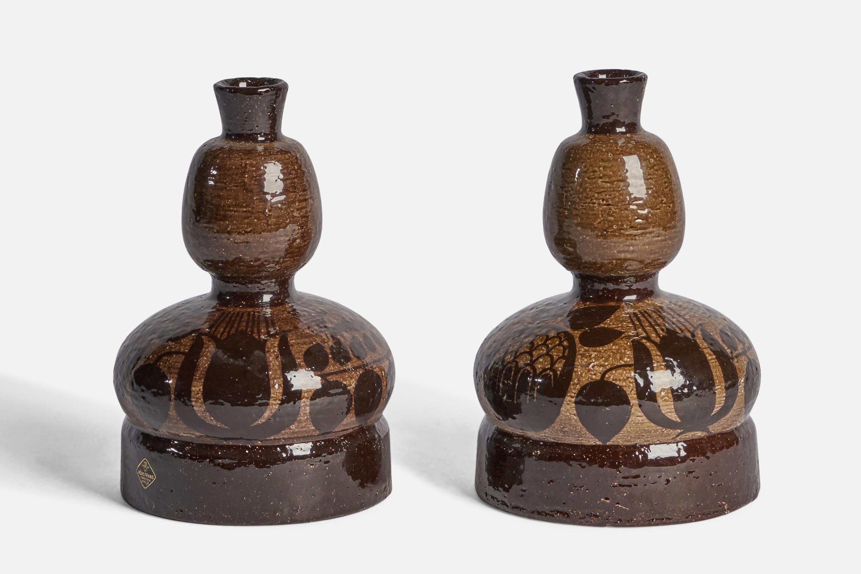 A pair of brown-glazed and painted stoneware vases designed by Olle Alberius and produced by Rörstrand, Sweden, c. 1950s.

“Rörstrand Sweden” stamp. “OA ATELJE SWEDEN” on bottom