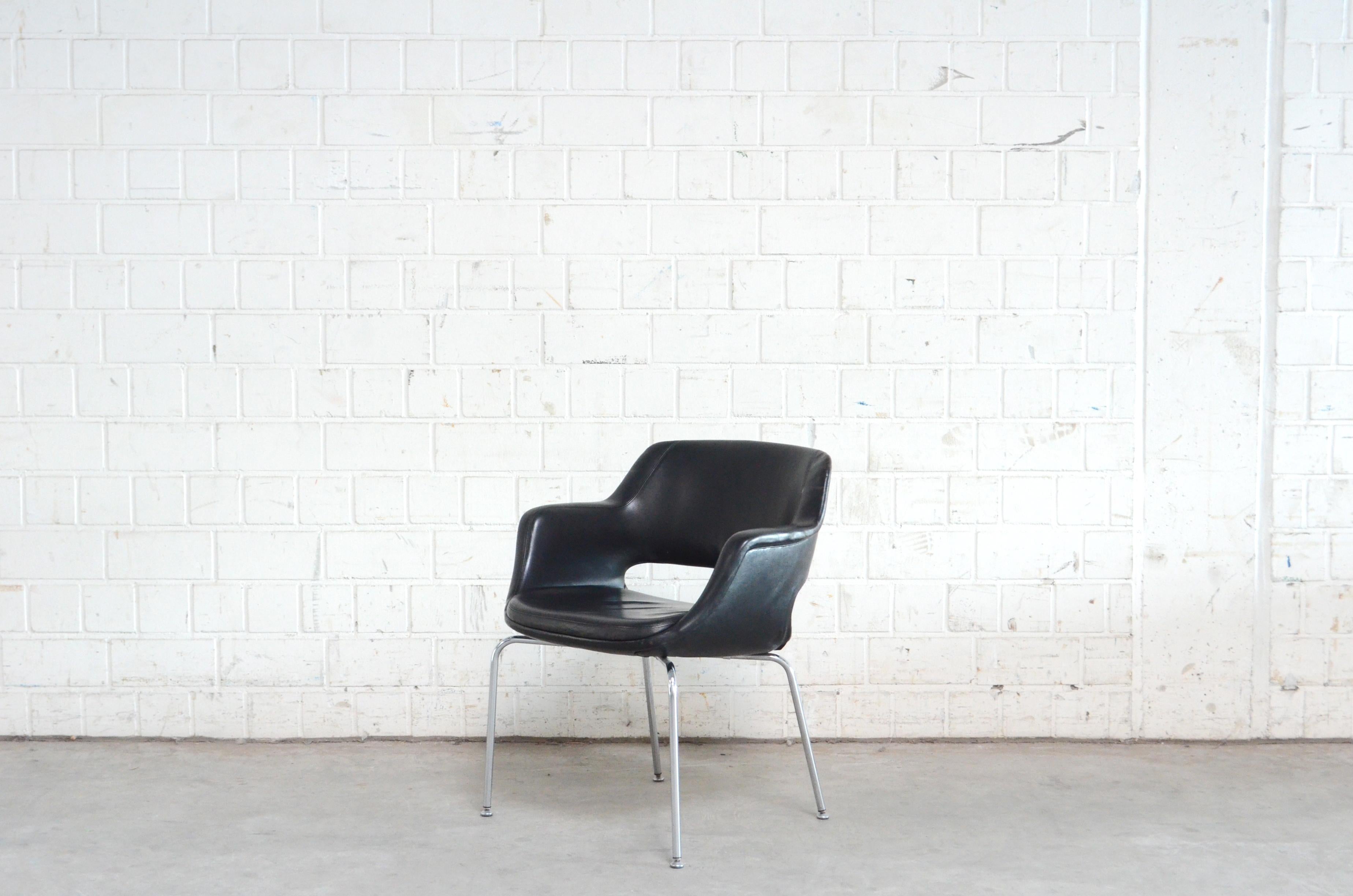 Olli Mannermaa 3 Leather Kilta Chair by Eugen Schmidt & Cassina Martela In Good Condition For Sale In Munich, Bavaria