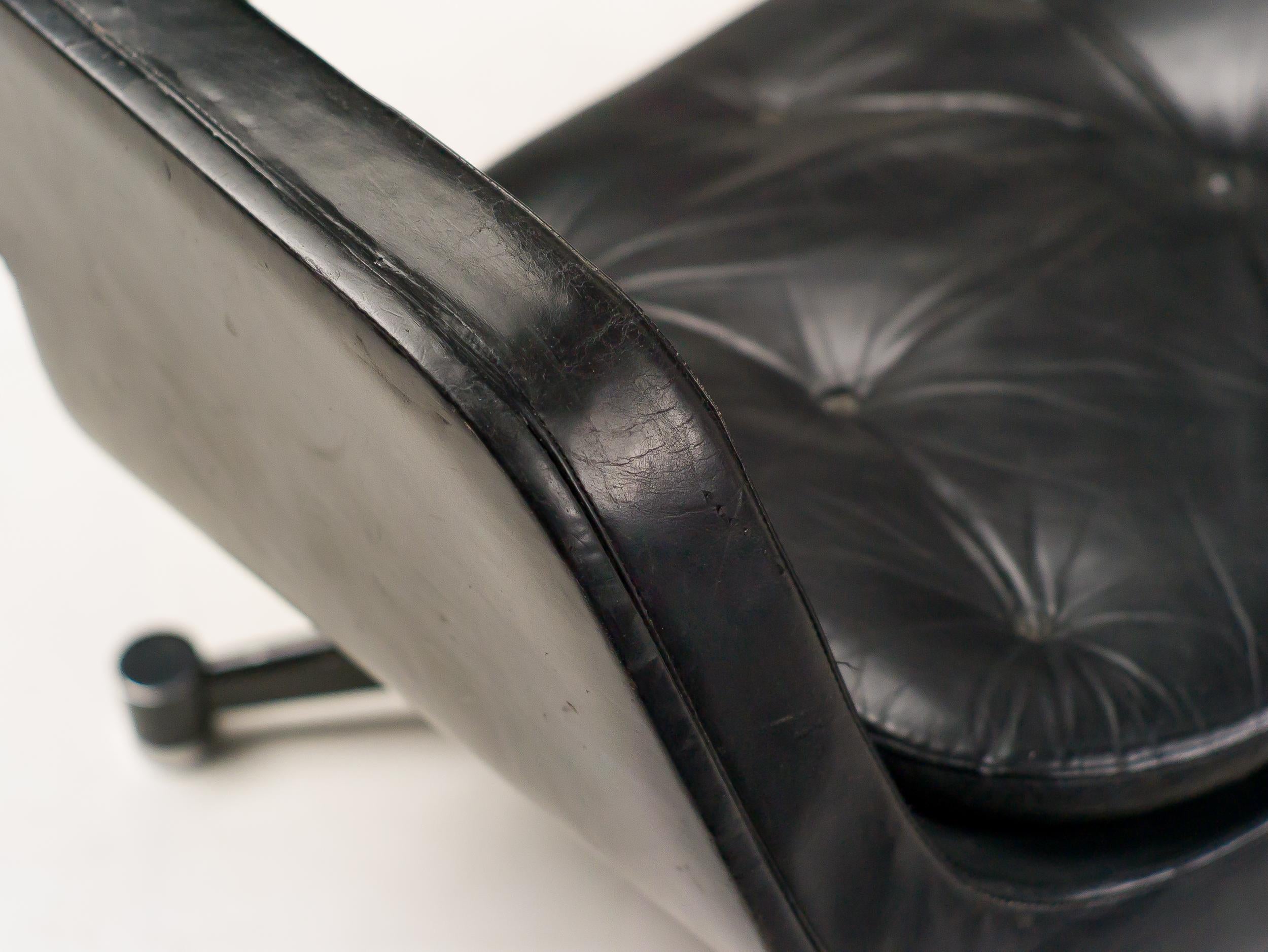Late 20th Century Olli Mannermaa Black Leather Lounge Chair For Sale