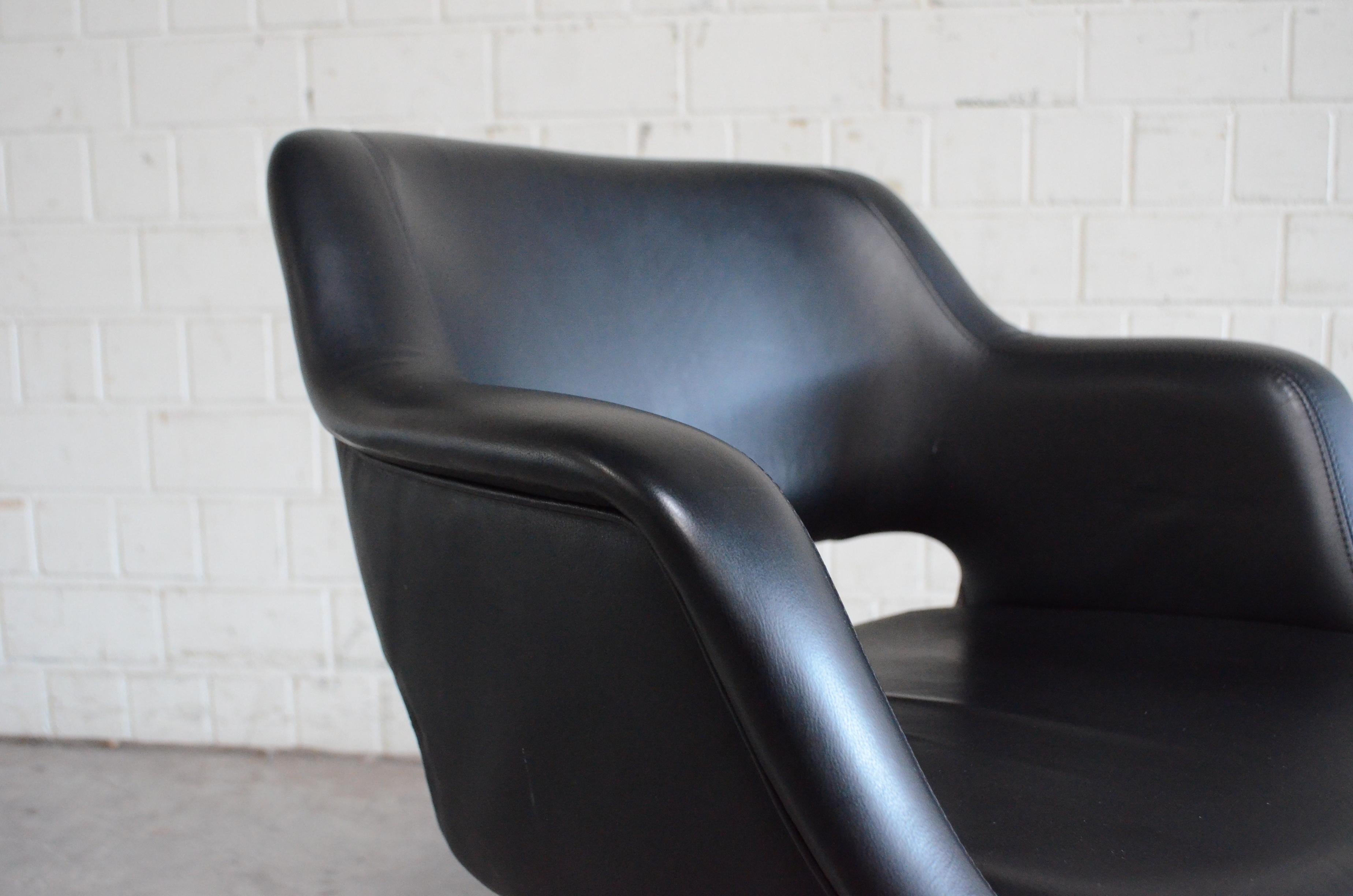 Steel Olli Mannermaa Pair of Leather Kilta Chair by Eugen Schmidt & Cassina Martela For Sale