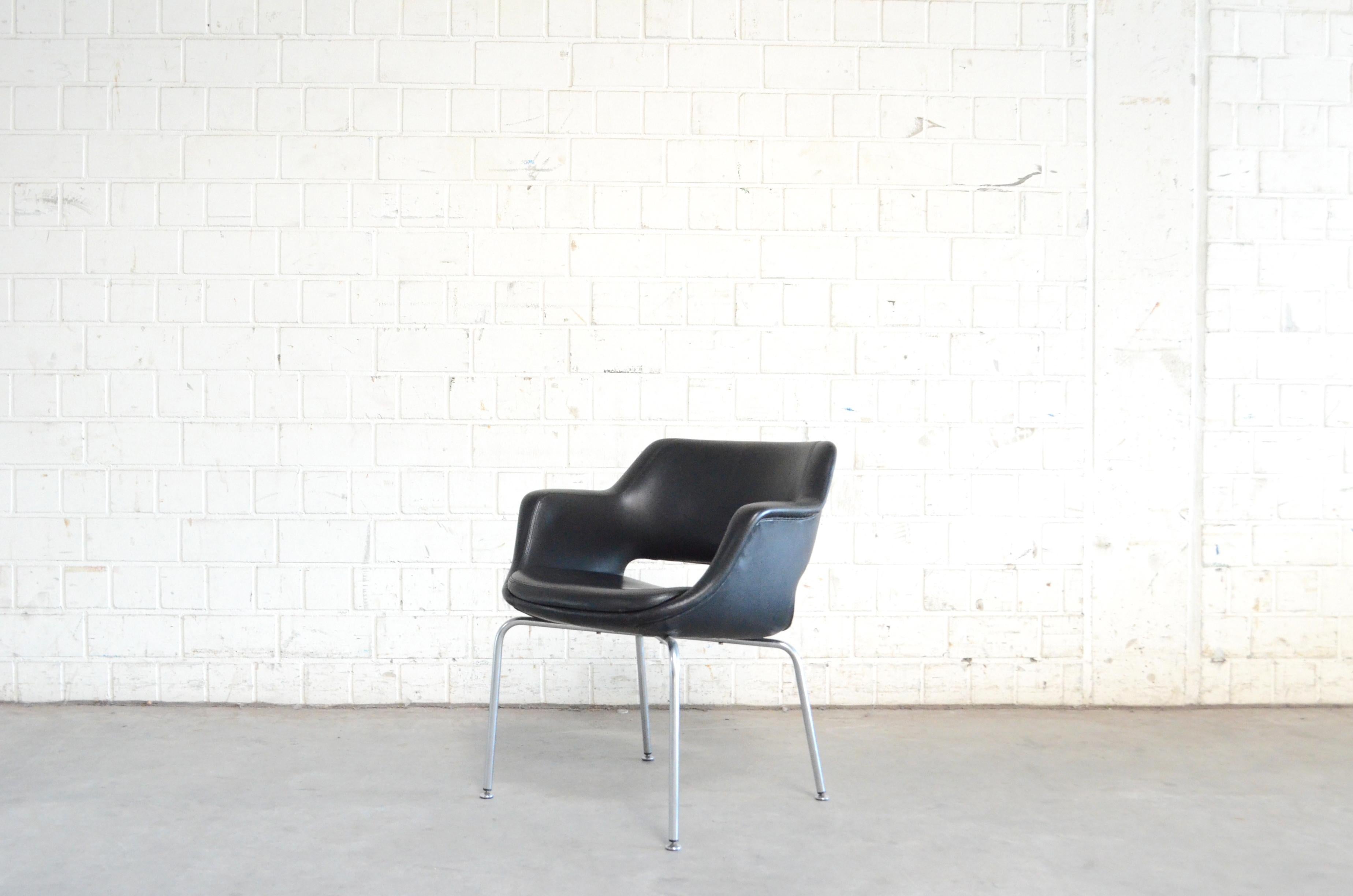 German Olli Mannermaa Pair of Leather Kilta Chair by Eugen Schmidt & Cassina Martela For Sale