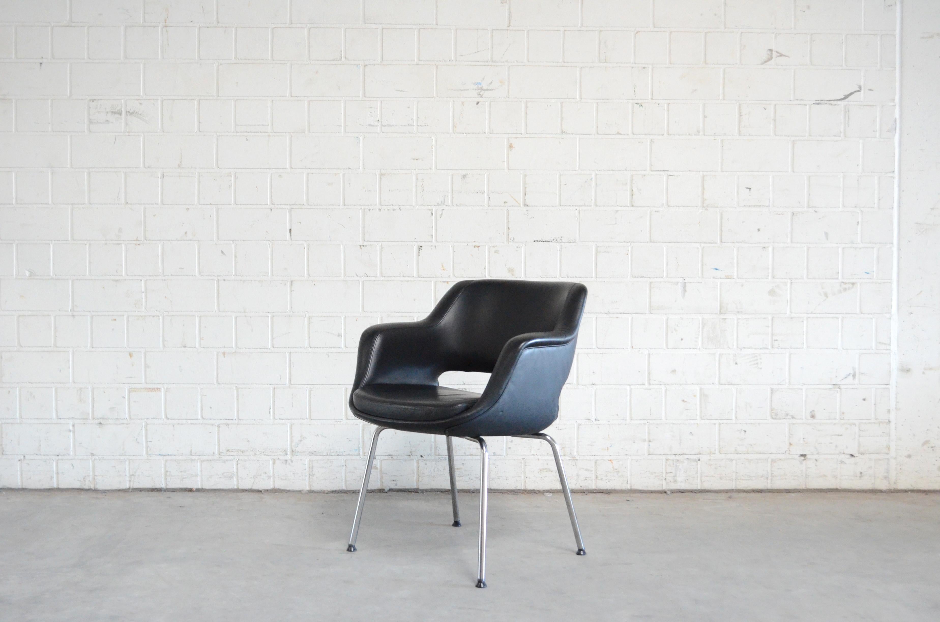 German Olli Mannermaa Pair of Leather Kilta Chair by Eugen Schmidt & Cassina Martela For Sale