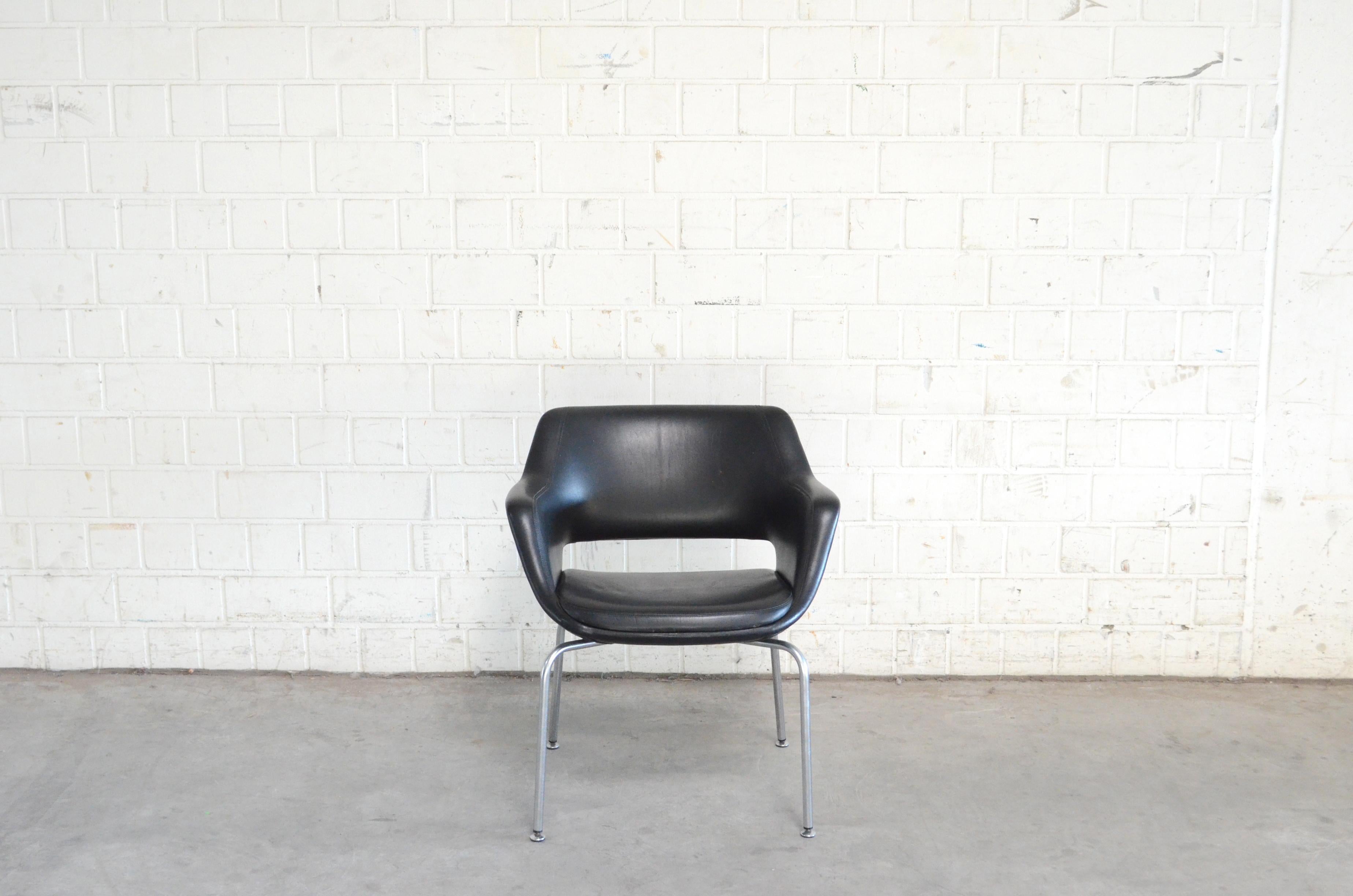 Olli Mannermaa Pair of Leather Kilta Chair by Eugen Schmidt & Cassina Martela In Good Condition For Sale In Munich, Bavaria