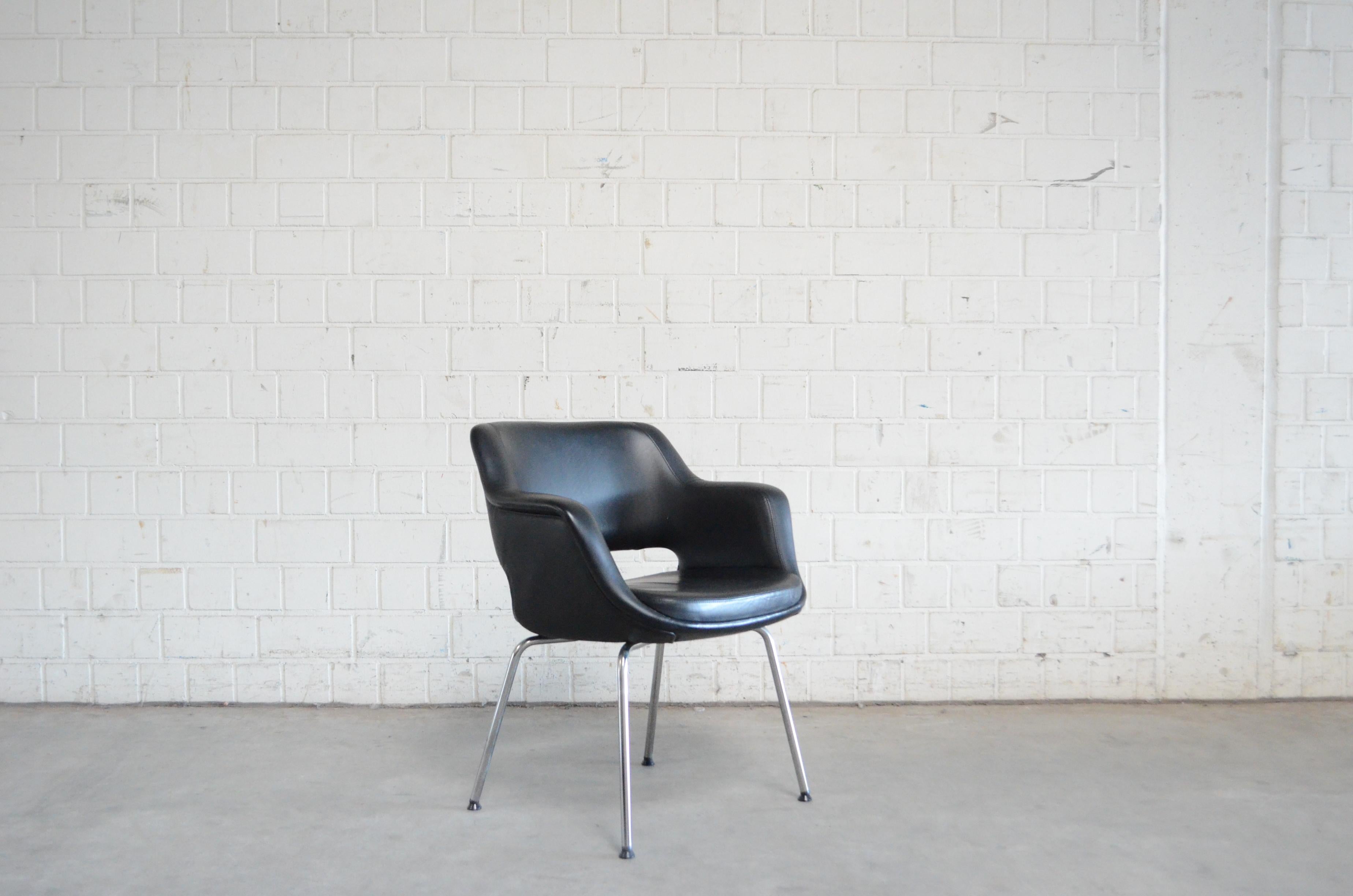 German Olli Mannermaa Pair of Leather Kilta Chair by Eugen Schmidt & Cassina Martela For Sale