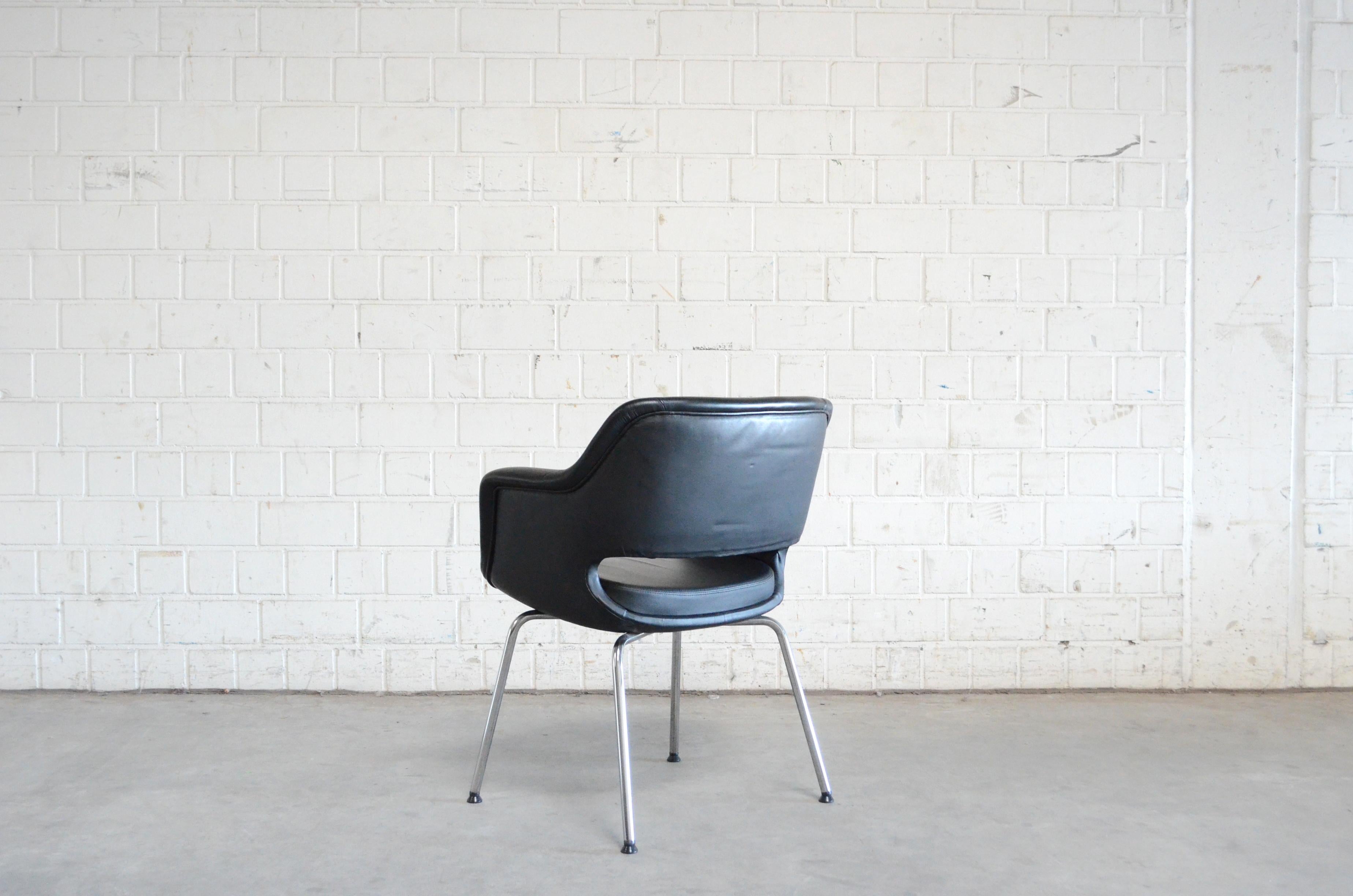 Steel Olli Mannermaa Pair of Leather Kilta Chair by Eugen Schmidt & Cassina Martela For Sale