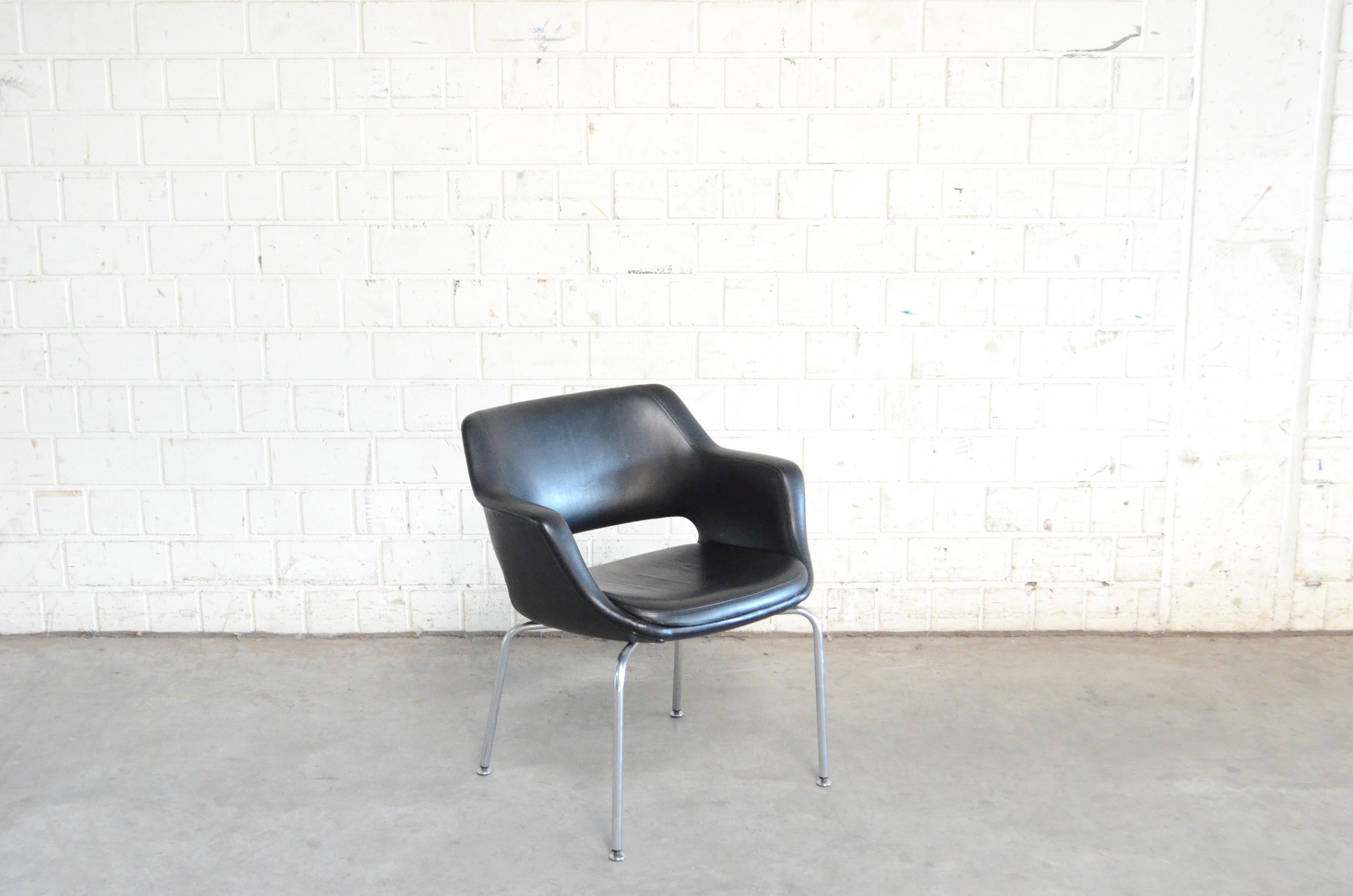 Olli Mannermaa Pair of Leather Kilta Chair by Eugen Schmidt & Cassina Martela For Sale 2