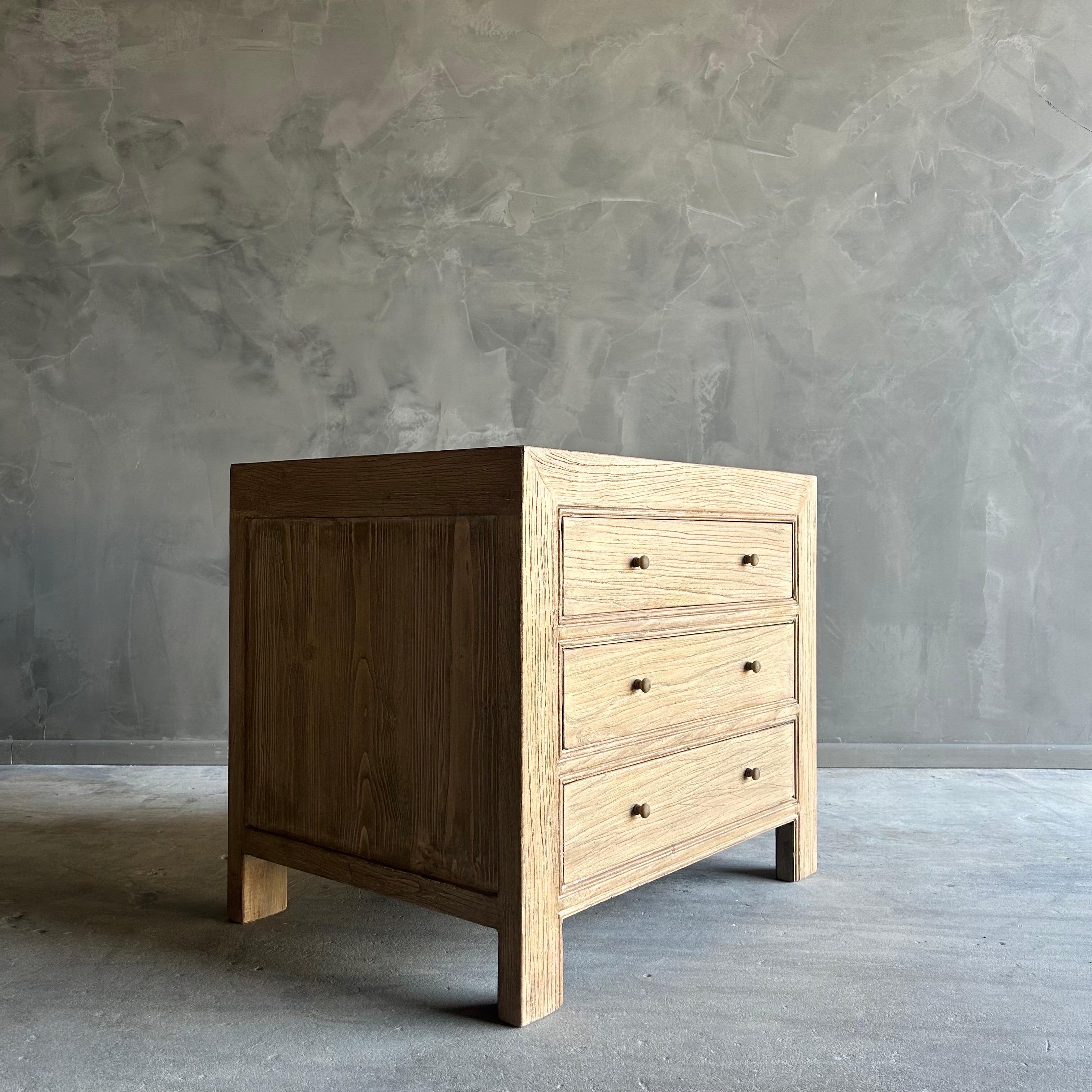 Ollie 3 Drawers Reclaimed Elm Wood Nightstand in Natural Finish In New Condition For Sale In Old Town Orange, CA
