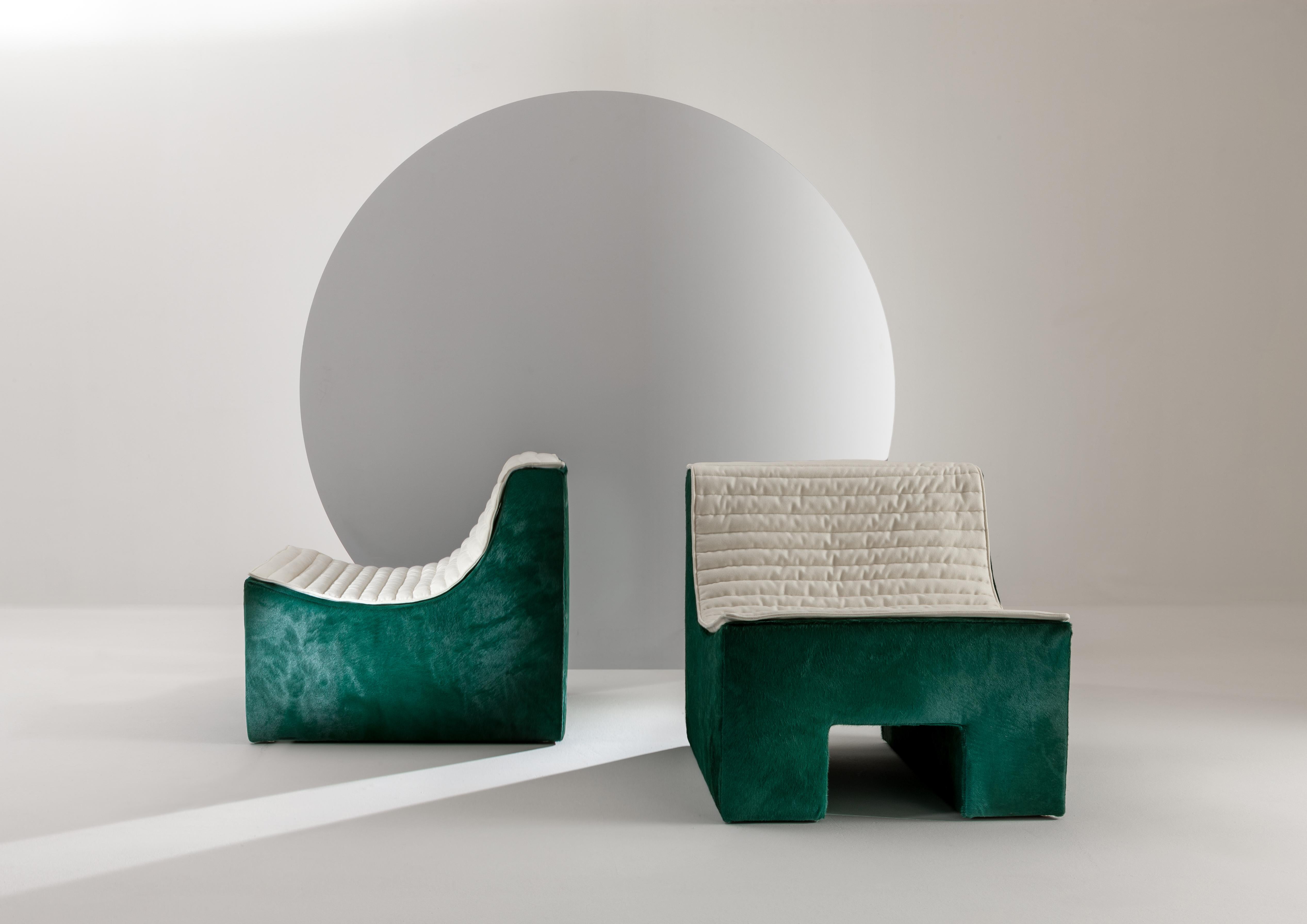 Sillón Ollie by Laurameroni
Dimensiones: An 74 x Pr 82 x Al 70 cm
Materiales: Tapicería.

Sillón con estructura totalmente acolchada tapizado. Asiento y respaldo recubiertos con un cojín acolchado extraíble y personalizable, disponible en varios