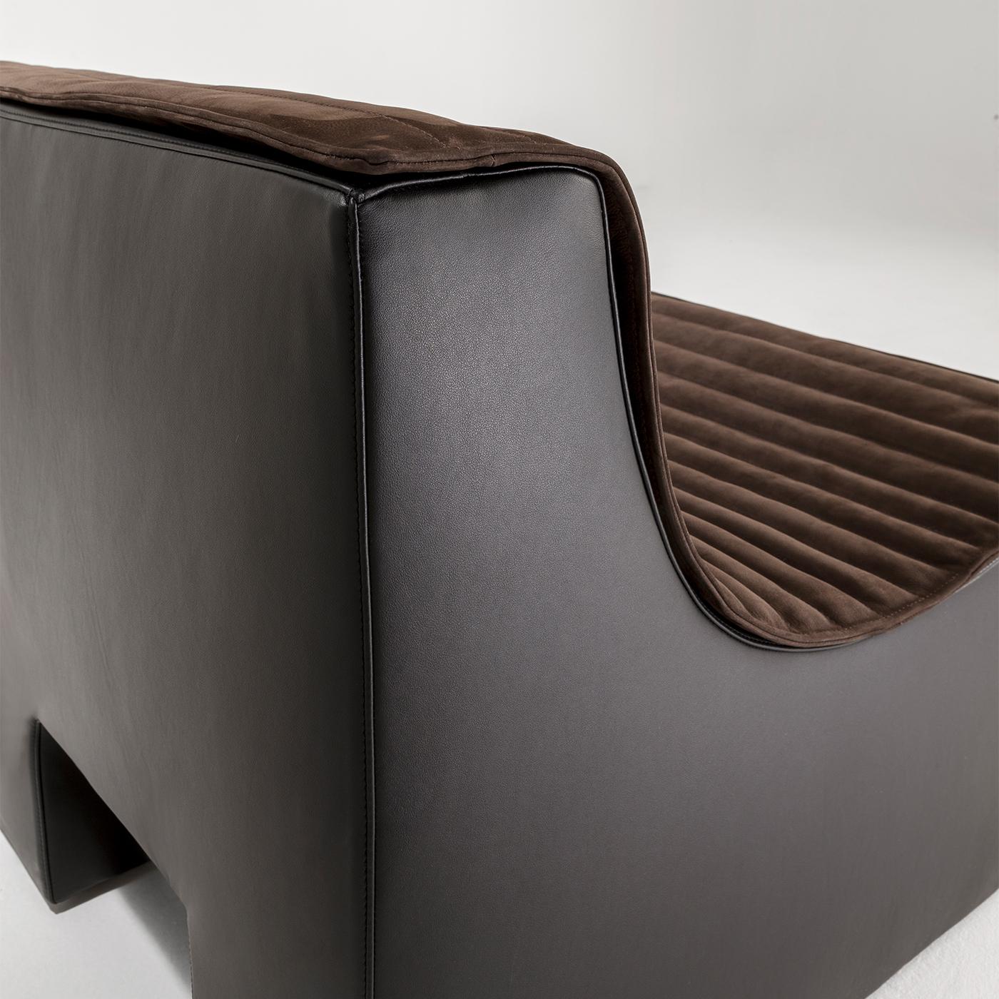 XXI secolo e contemporaneo Ollie Brown Leather Armchair with Quilted Nubuck Cushion by Laura Meroni in vendita