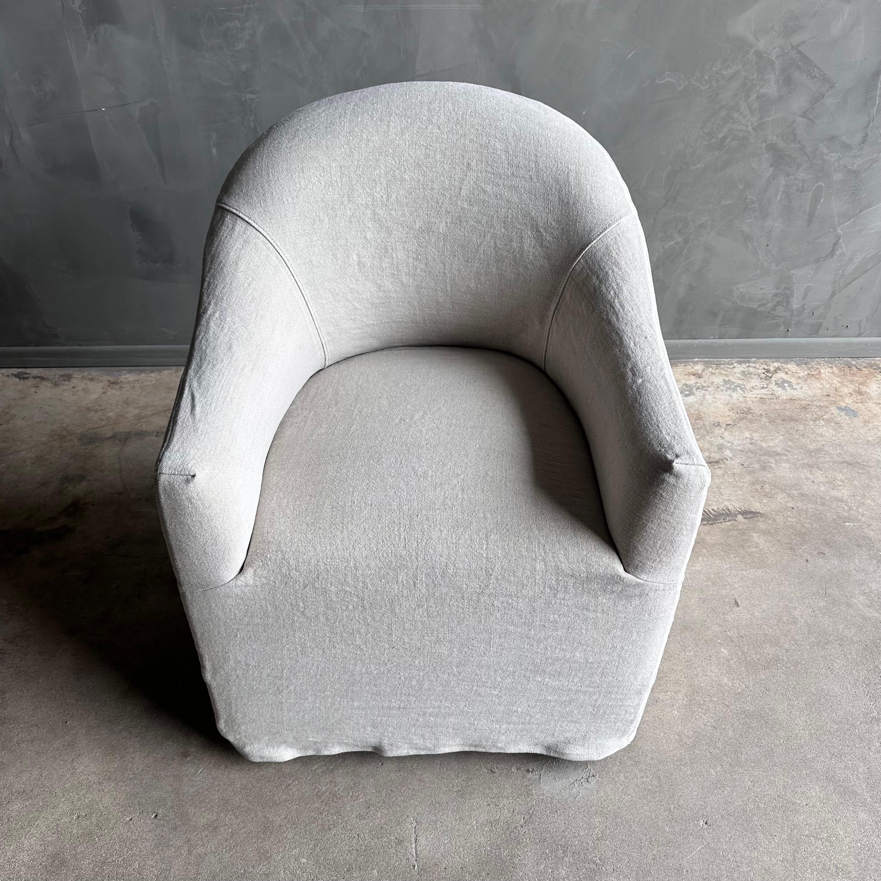 Ollie Stone Washed Linen Slip Cover Dining Chair in Oatmeal Linen In New Condition For Sale In Old Town Orange, CA