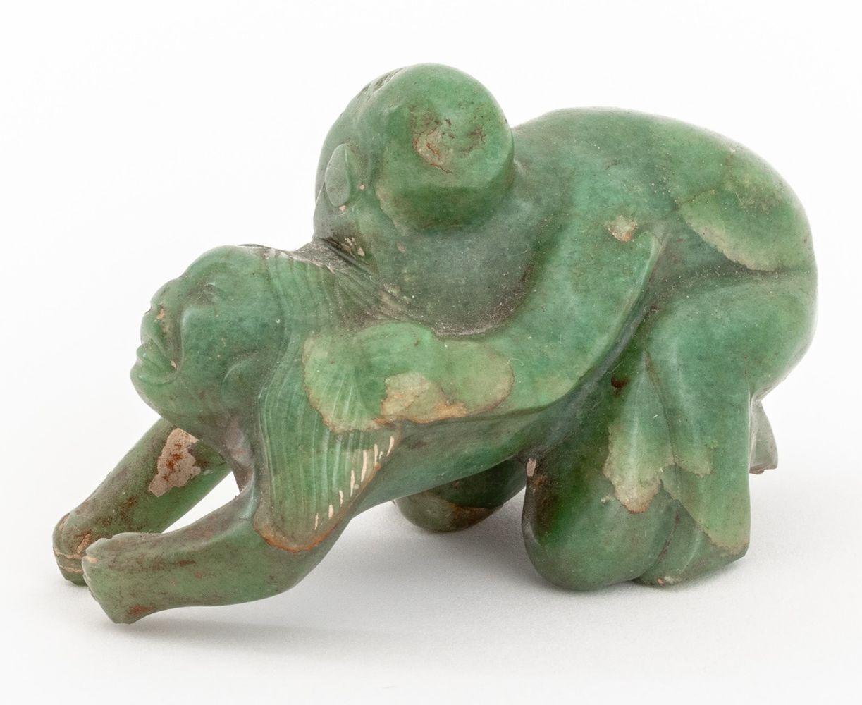 Olmec Pre-Columbian Jade Erotic Sculpture (Präkolumbisch) im Angebot