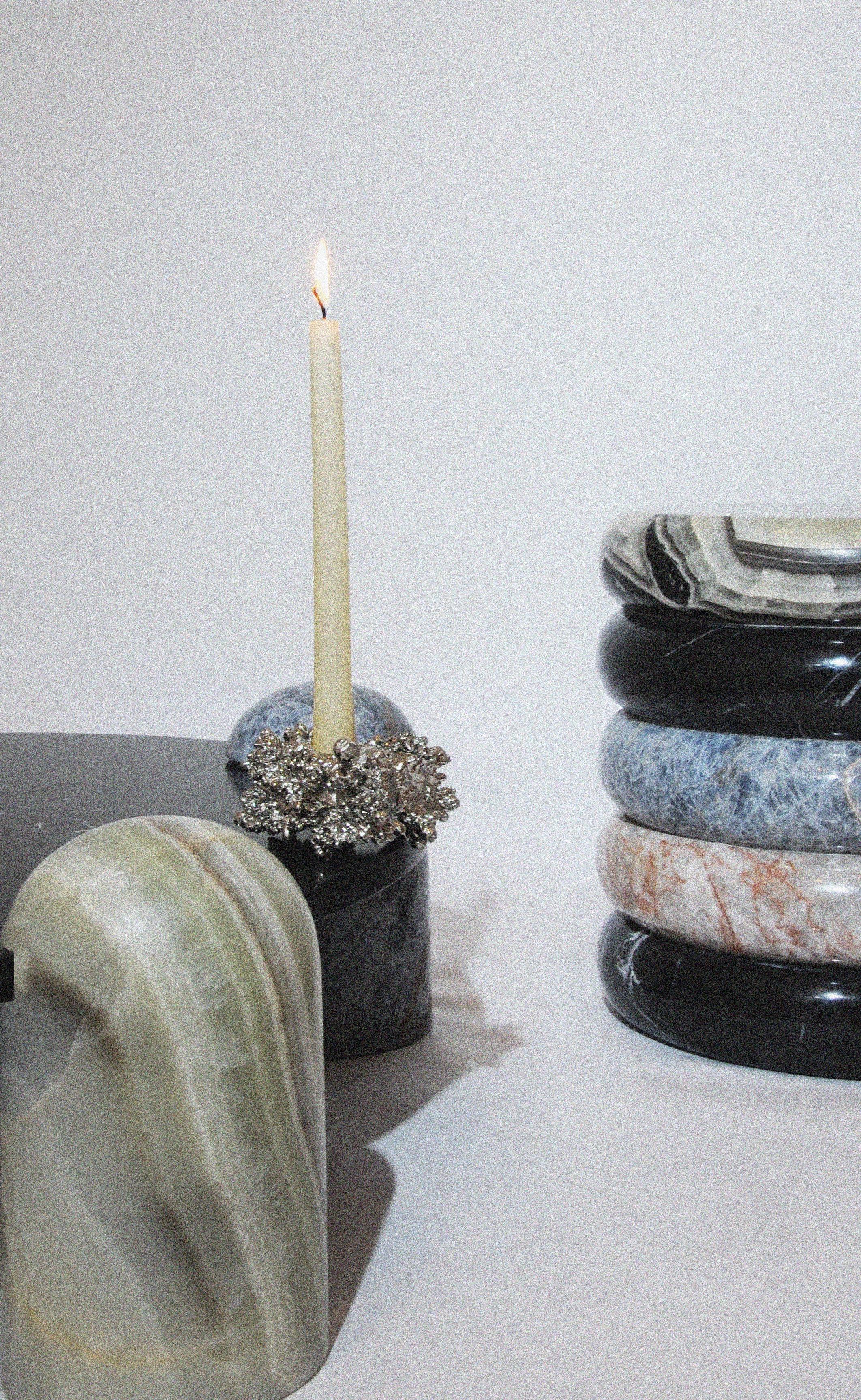 XXI secolo e contemporaneo Tavolino scultoreo Olo Nightstand in vendita