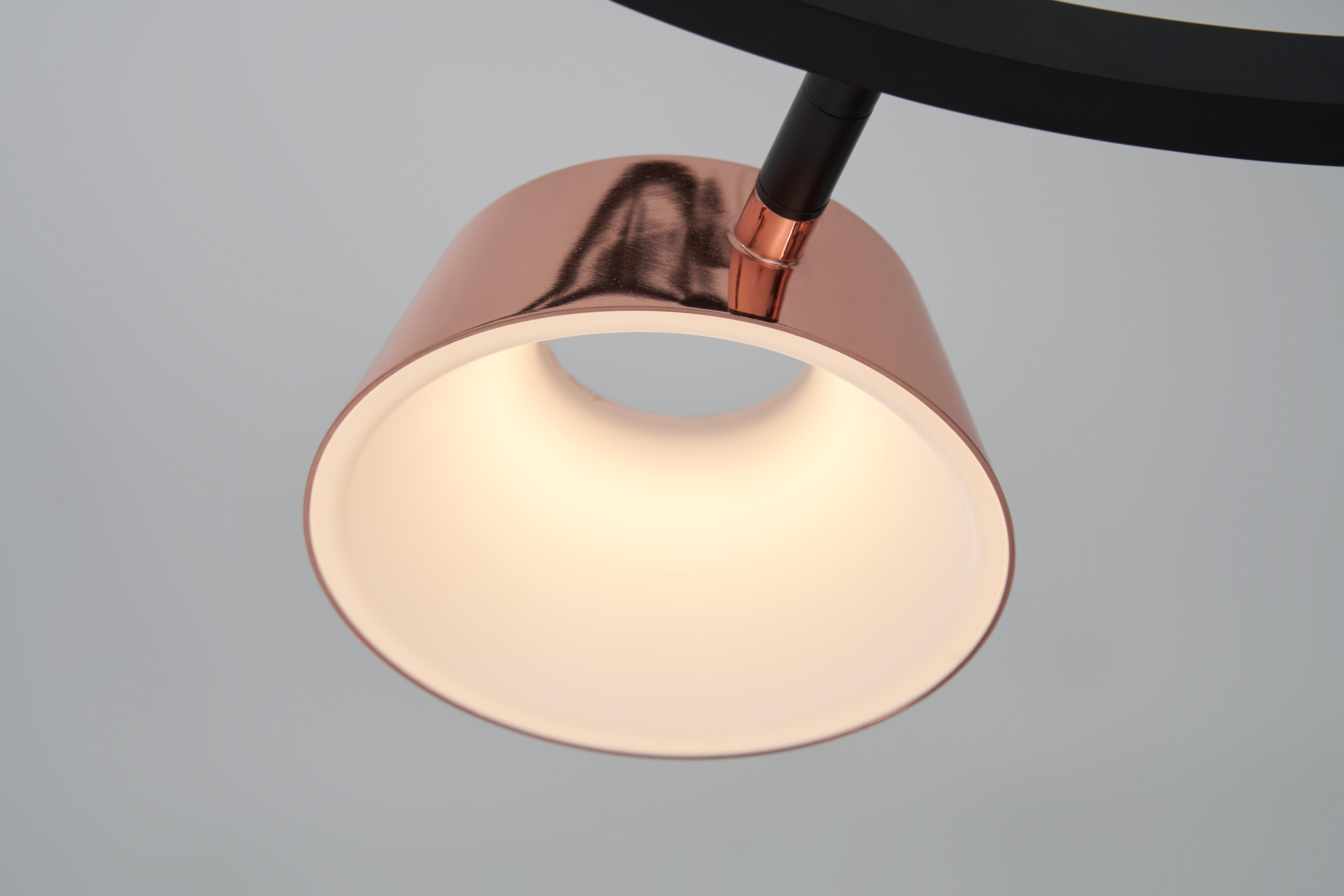 Olo pendant PC4 always originates from a circle or a line. Rotatable lamp shade embedded in cutting-edge design of hollow circles with glare-free LED lighting, the CRI 90 softened light can impressively create practical as well as ambient light.
