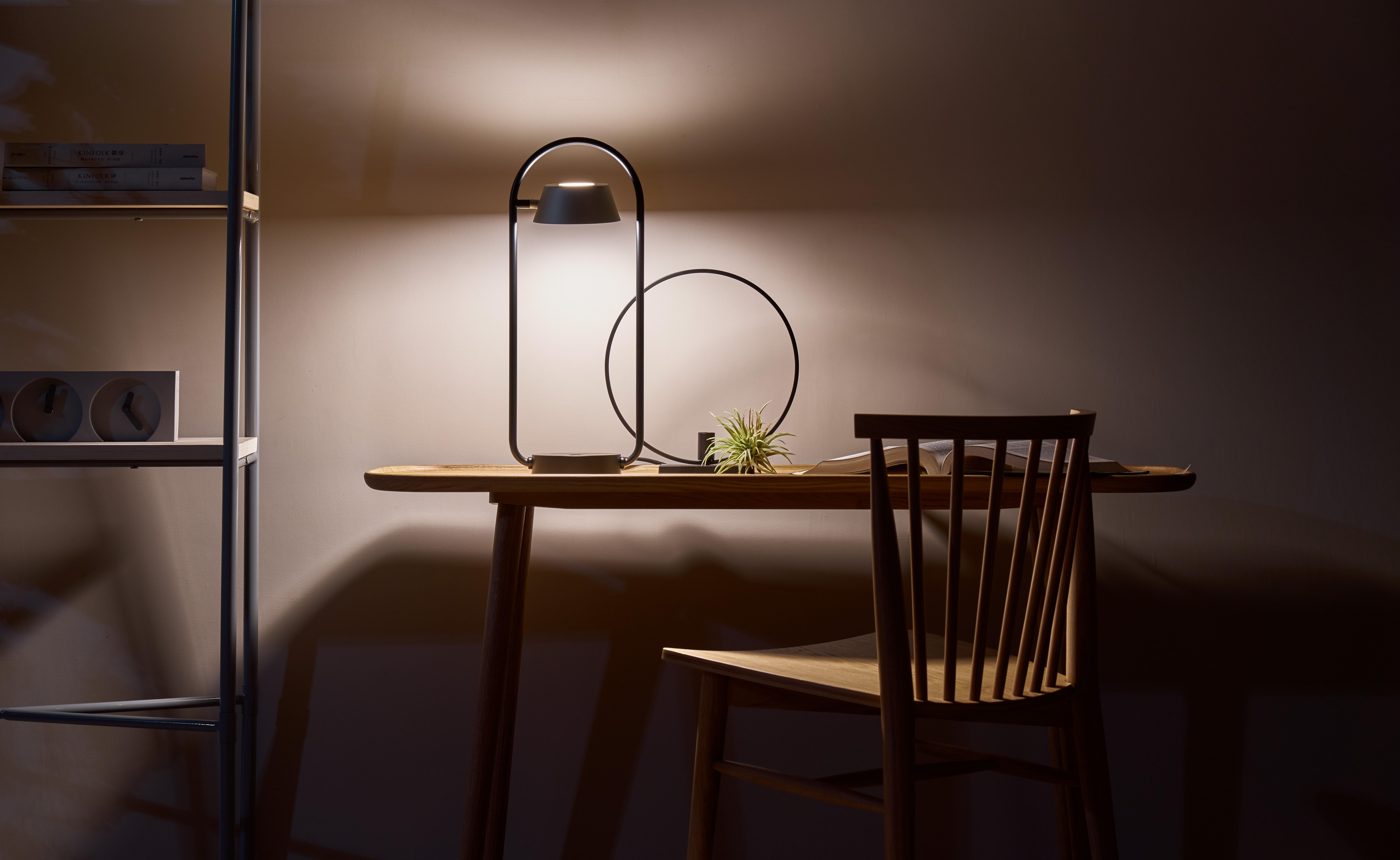 OLO Ring Table lamp offers a simple loop design consistent with rest of the OLO series. The OLO Ring Table lamp is equipped with a touch dimmer control and the integrated LED lamp shade offers rotation up to 290 degrees. The lamp can accentuate any
