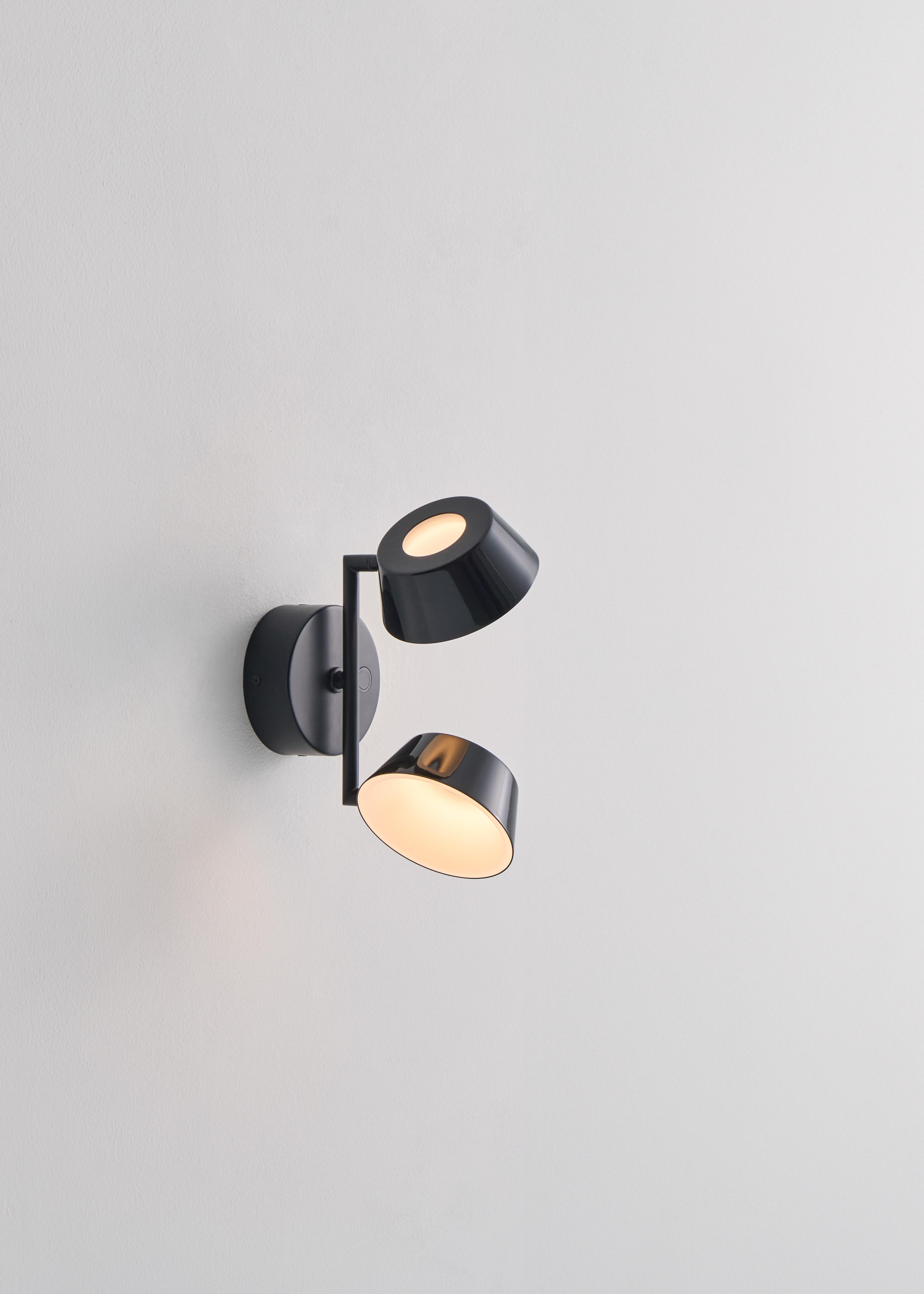 Aplique de pared OLO W2 en Nuevo estado para la venta en Renton, WA