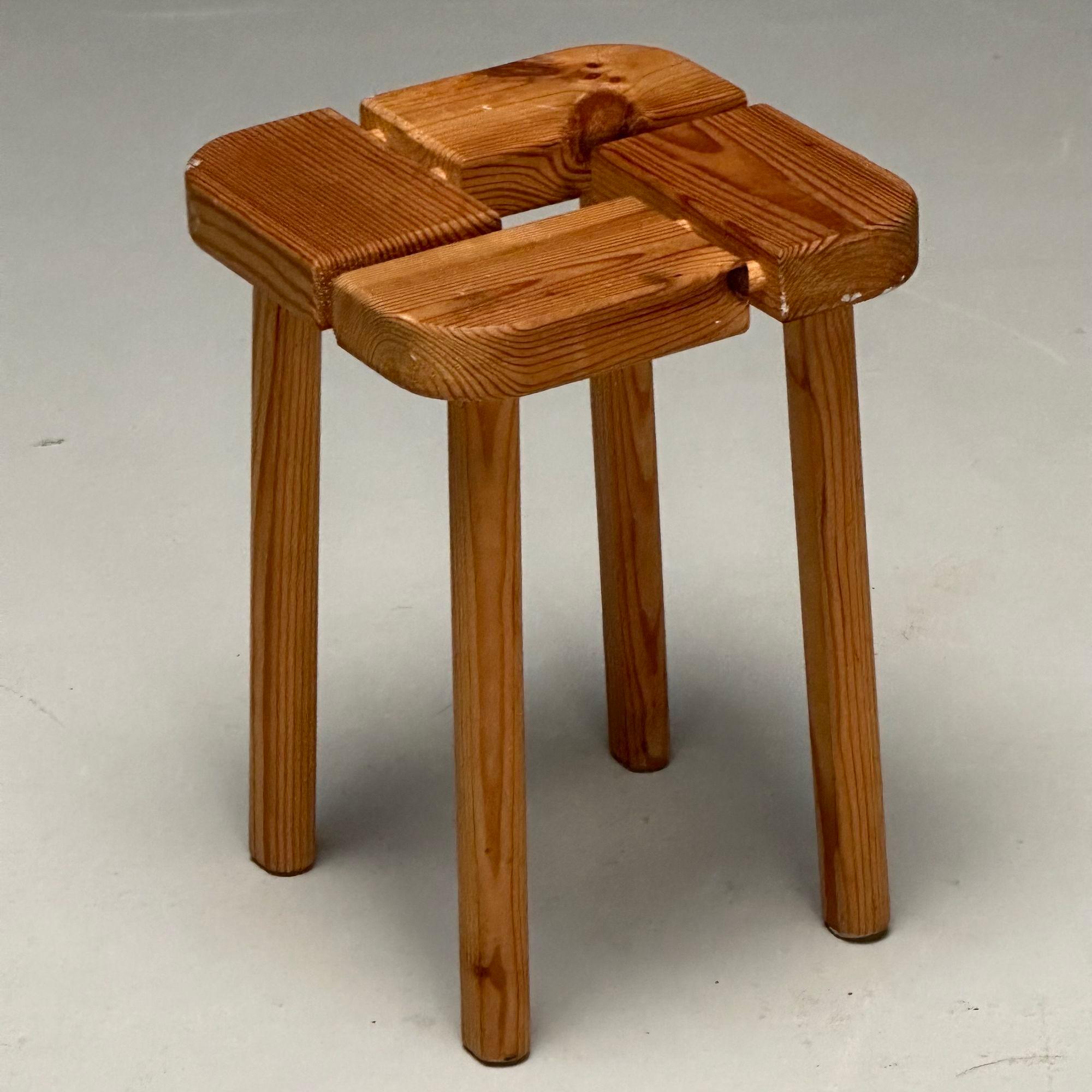 Olof Ottelin Attribution, Finnish Mid-Century Modern Stool, Pine, Finland, 1950s In Good Condition For Sale In Stamford, CT