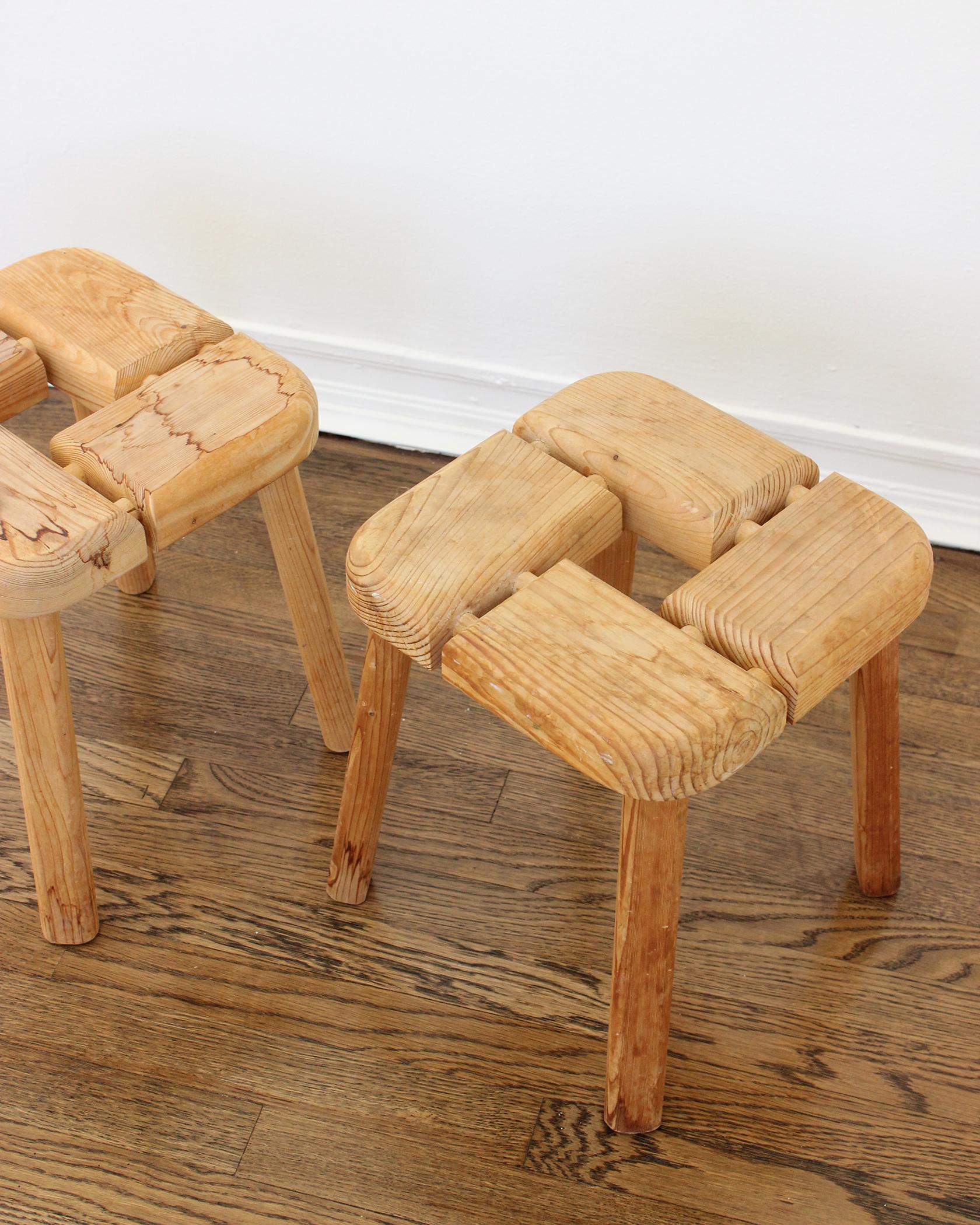 Olof Ottelin, Attribution, Minimalist Stools in Pine, Finland, 1960s Patina In Good Condition In Los Angeles, CA